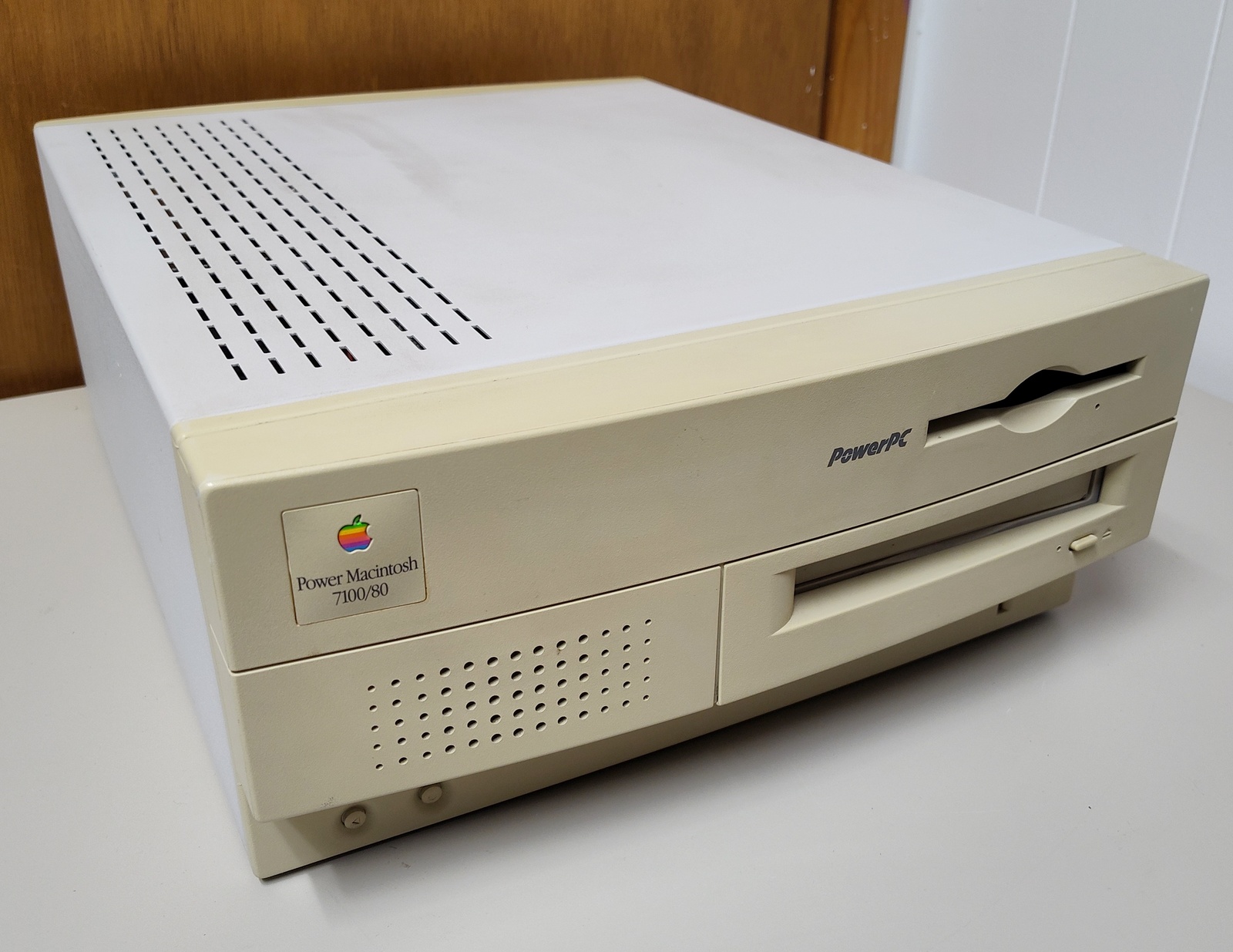 Apple Power Macintosh PowerMac 7100/80 80MHz PowerPC 601 72MB RAM 700MB HDD 1994