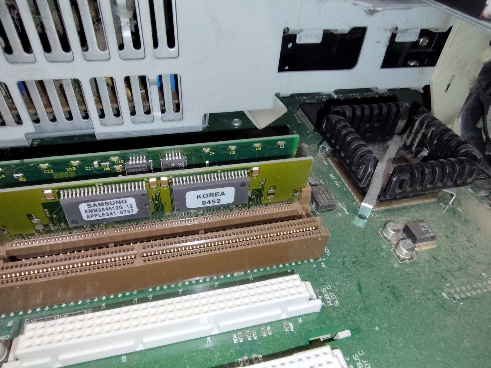 Apple Power Macintosh PowerMac 7100/80 80MHz PowerPC 601 72MB RAM 700MB HDD 1994 - Image 11