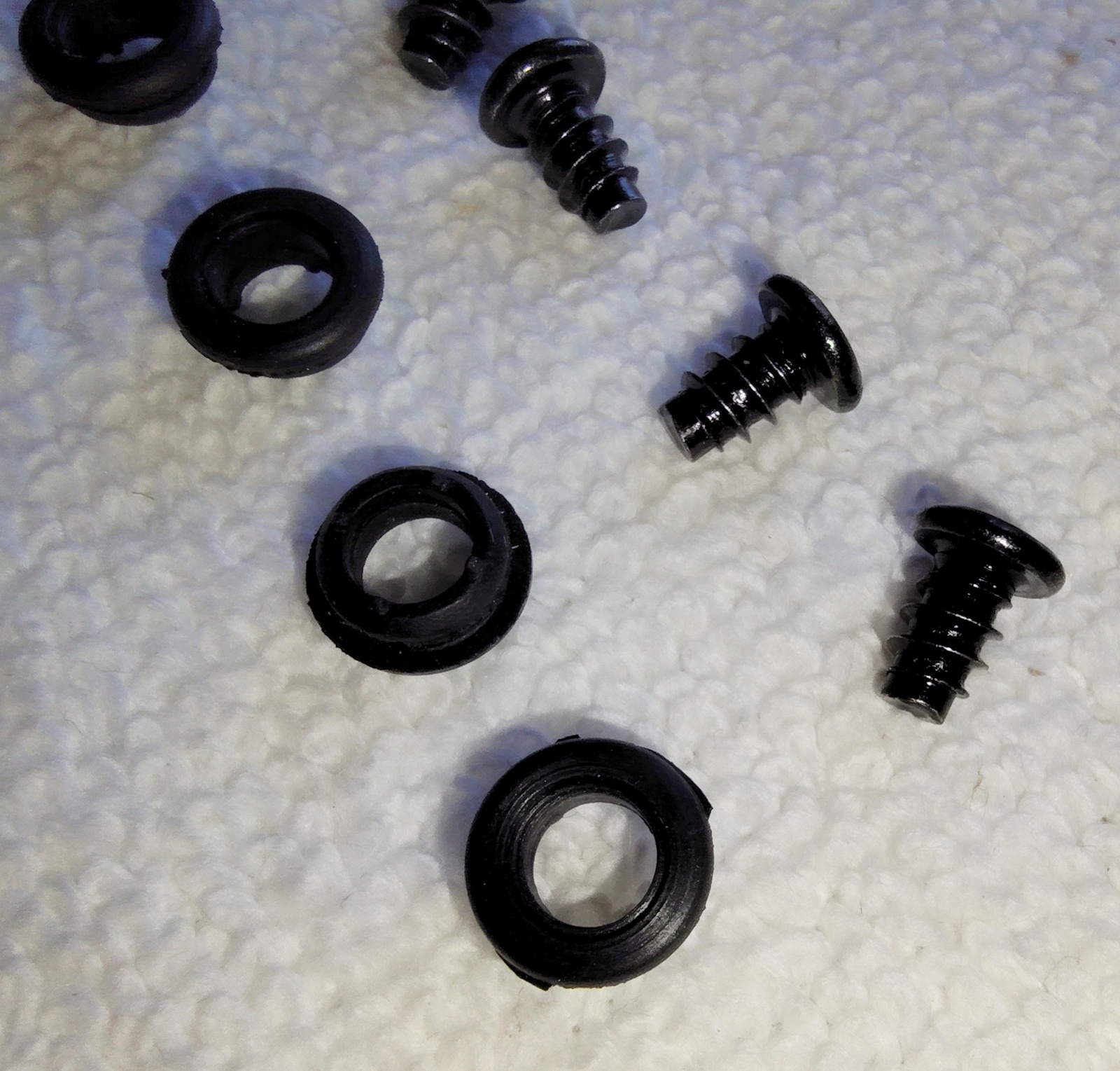 Lot 4 Side Panel Mounted Cooling Fan Grommets & Screws for Corsair Vengeance C70 - Image 2
