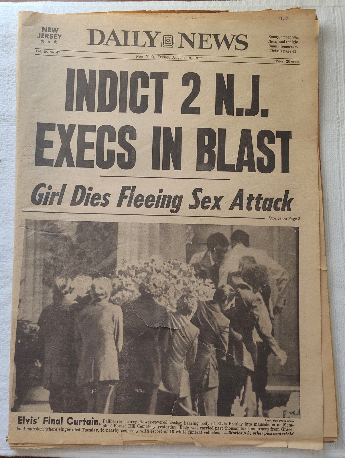 New York Jersey Daily News 19 August 1977 Elvis Presley Death Funeral  Interment – Gordogato.com, image size:1205x1600