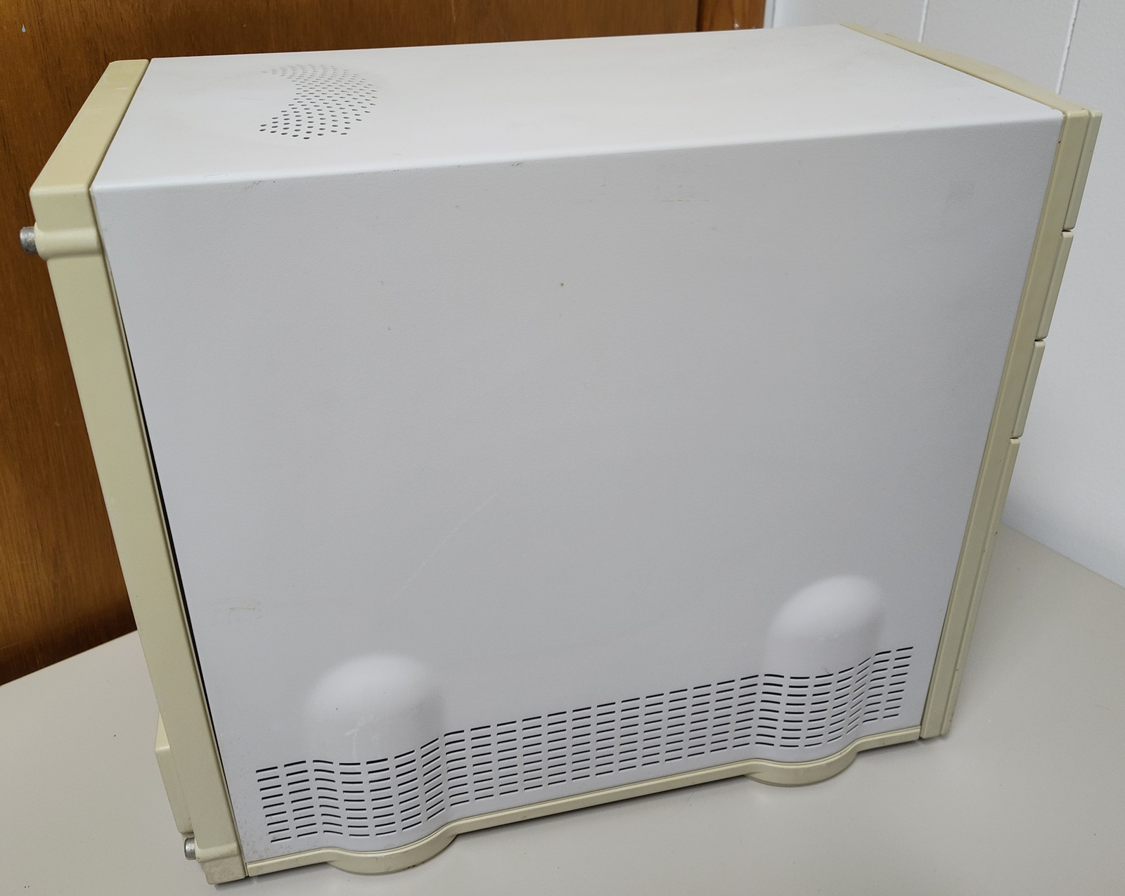 Apple Power Macintosh PowerMac 8500/120 120MHz PowerPC 604 ?MB RAM NO HD PARTS! - Image 9