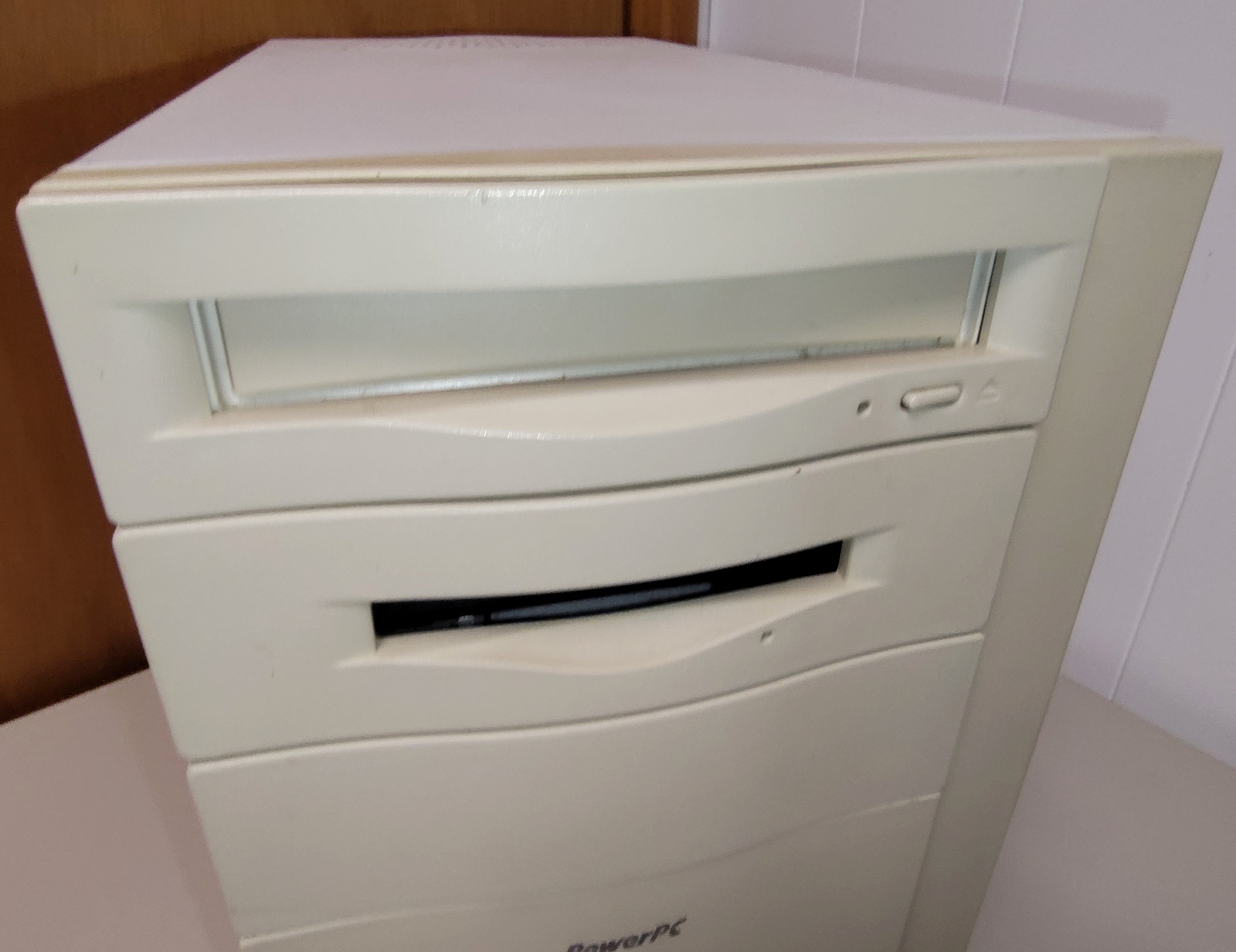 Apple Power Macintosh PowerMac 8500/120 120MHz PowerPC 604 ?MB RAM NO HD PARTS! - Image 11