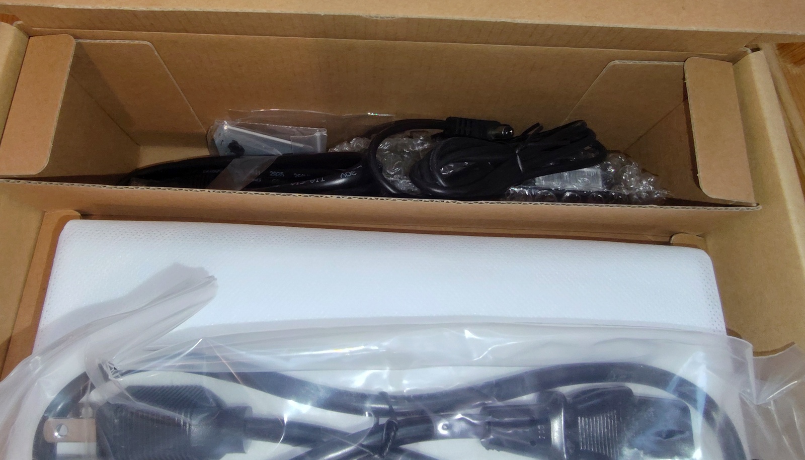 New in Box Old Stock Synology DS220J 2-Bay Diskless NAS Network Attached Storage - Image 6