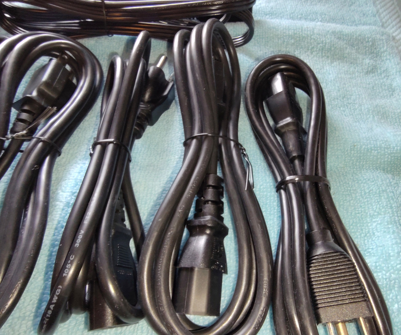 Lot of 13 New Black Standard PC/Monitor/Computer Power Cable Cords 6' 4' - Image 2