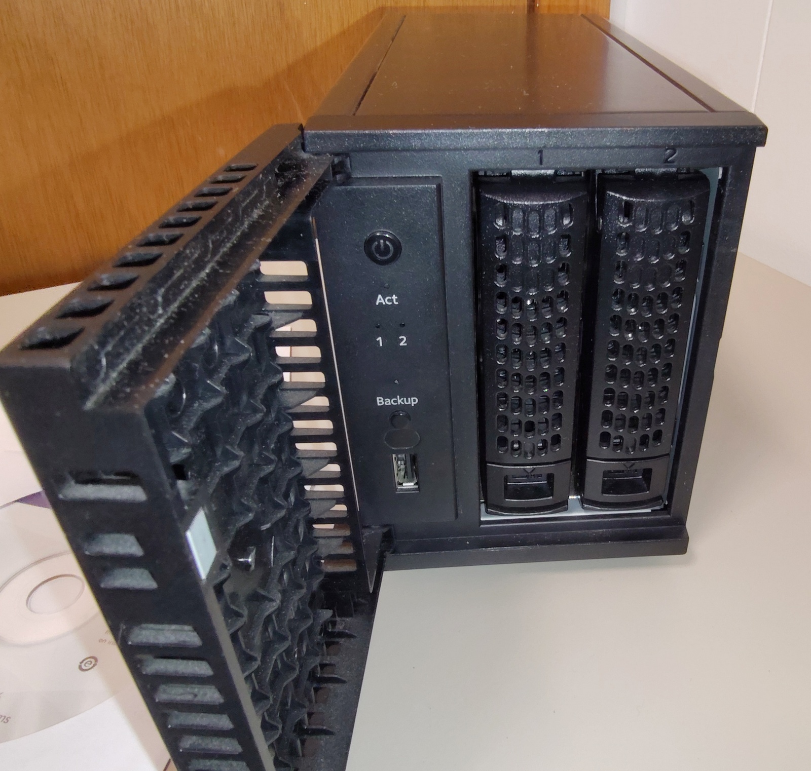 Netgear ReadyNAS RN10200-100NAS 4TB (2 x 2TB) 2-Bay NAS Network Attached Storage - Image 5