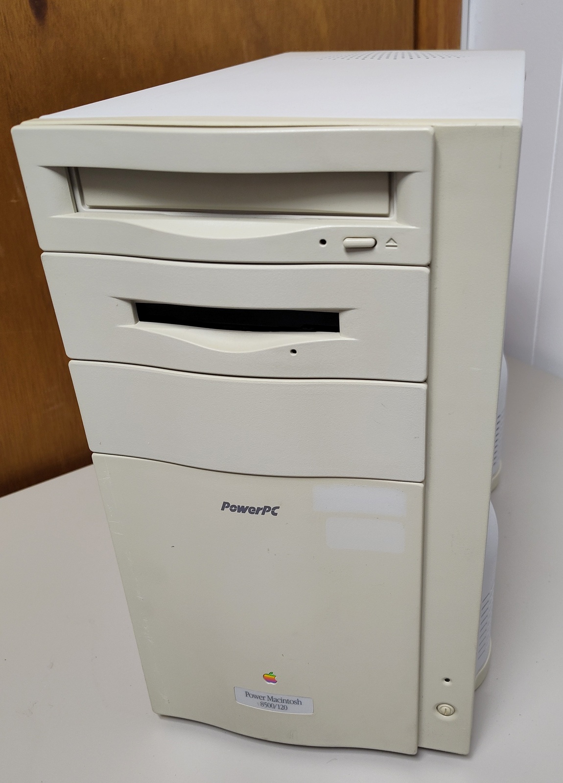 Apple Power Macintosh PowerMac 8500/120 120MHz PowerPC 604 50MB RAM 1GB SCSI HDD