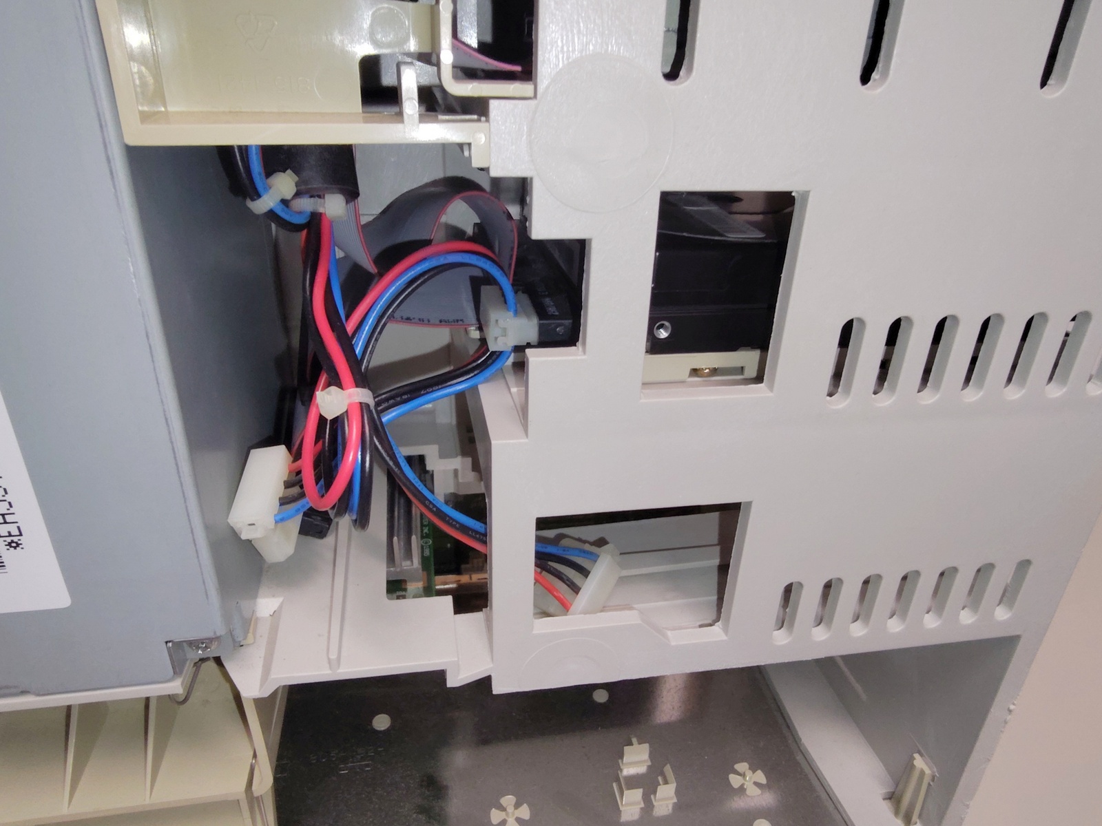 Apple Power Macintosh PowerMac 8500/120 120MHz PowerPC 604 50MB RAM 1GB SCSI HDD - Image 15