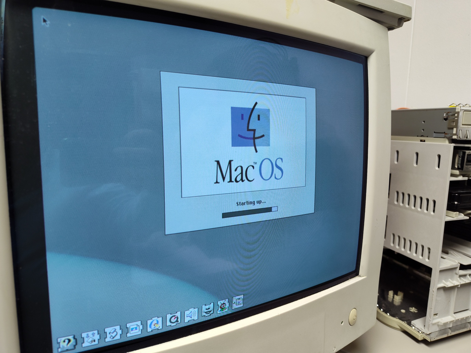 Apple Power Macintosh PowerMac 8500/120 120MHz PowerPC 604 50MB RAM 1GB SCSI HDD - Image 24