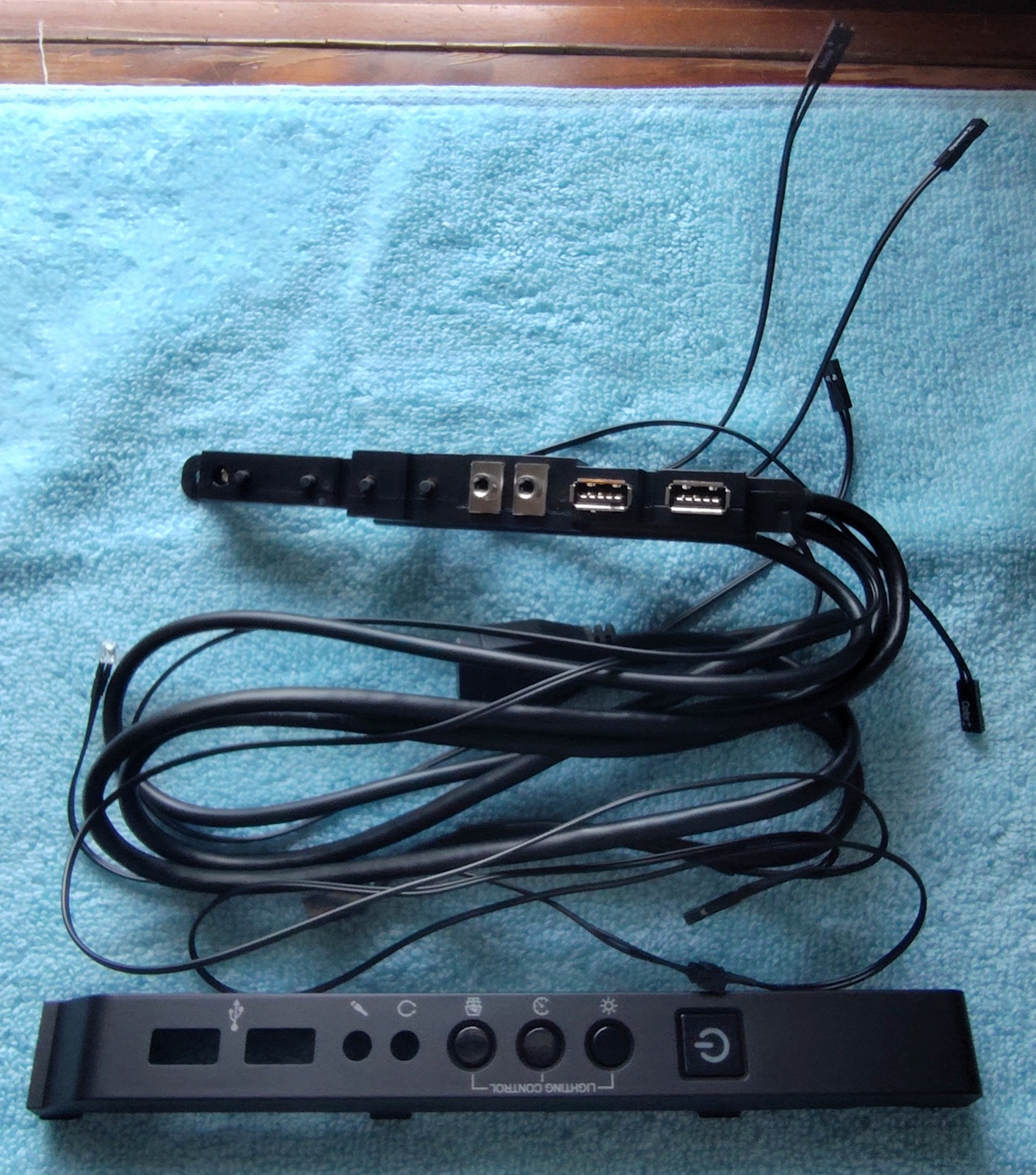 I/O IO Panel USB Audio Power Reset 4 Corsair Crystal 570X RGB Desktop PC Case