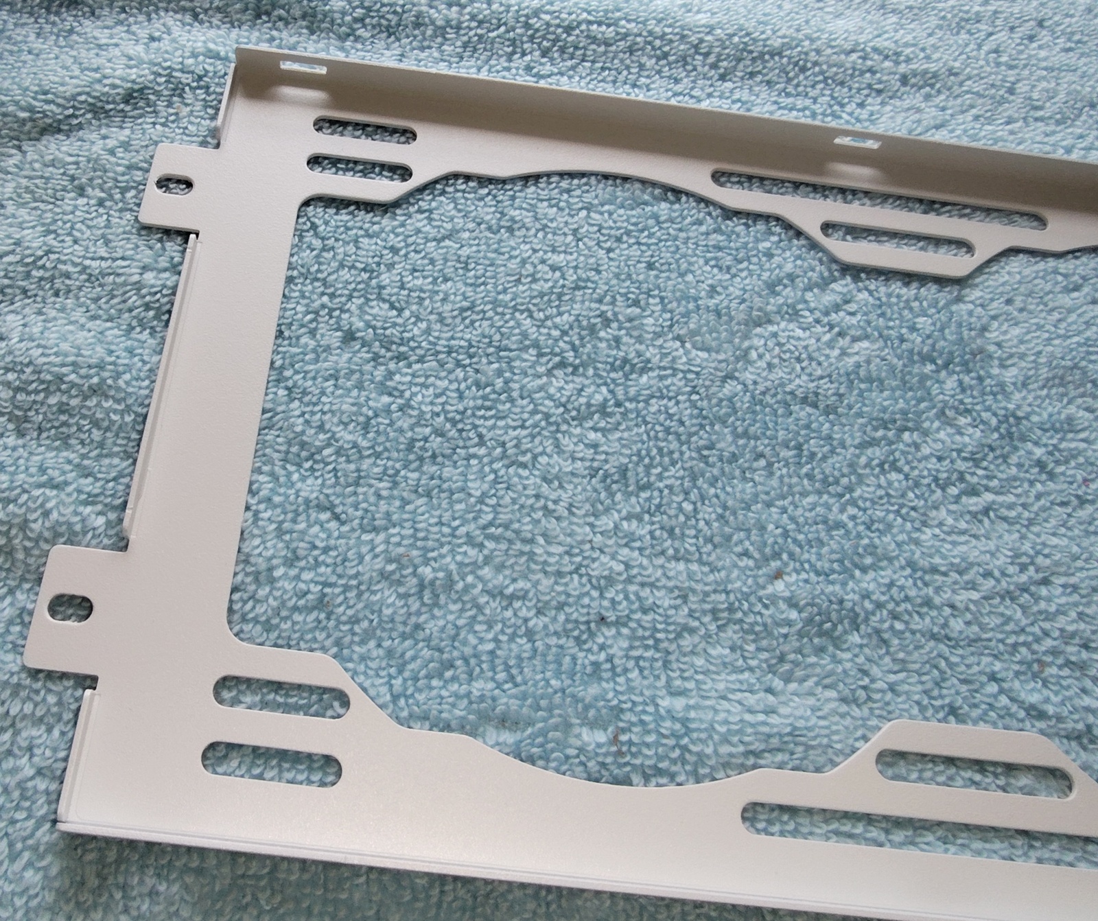 White Metal Side Cooling Fan Bracket Holder for Corsair 2000D Airflow Desktop Case - Image 9