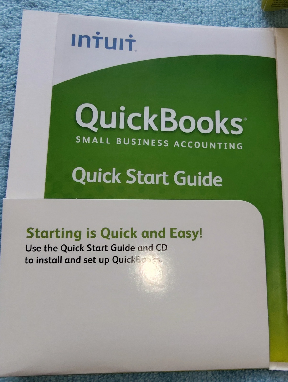 Intuit Quickbooks Pro 2012 Desktop Accounting Original Box, Disc, License No. - Image 2