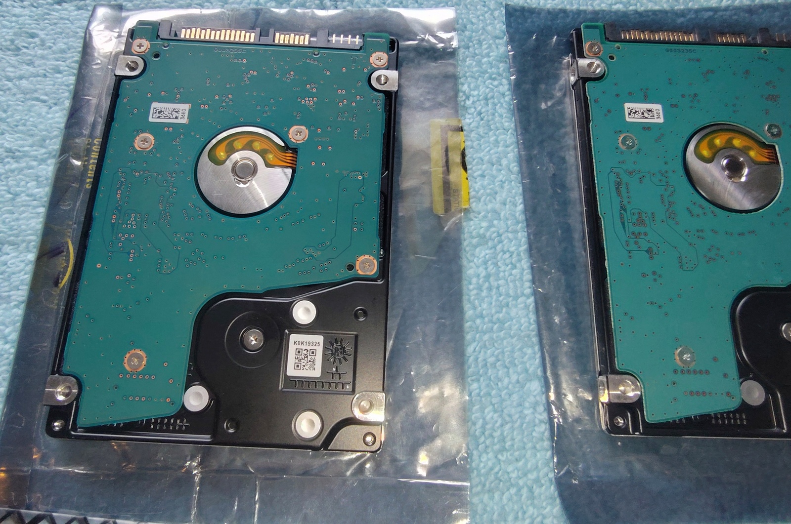 Lot of 4 500GB Notebook Laptop 2.5" SATA Hard Disk Drives Toshiba MQ01ACF050 - Image 7