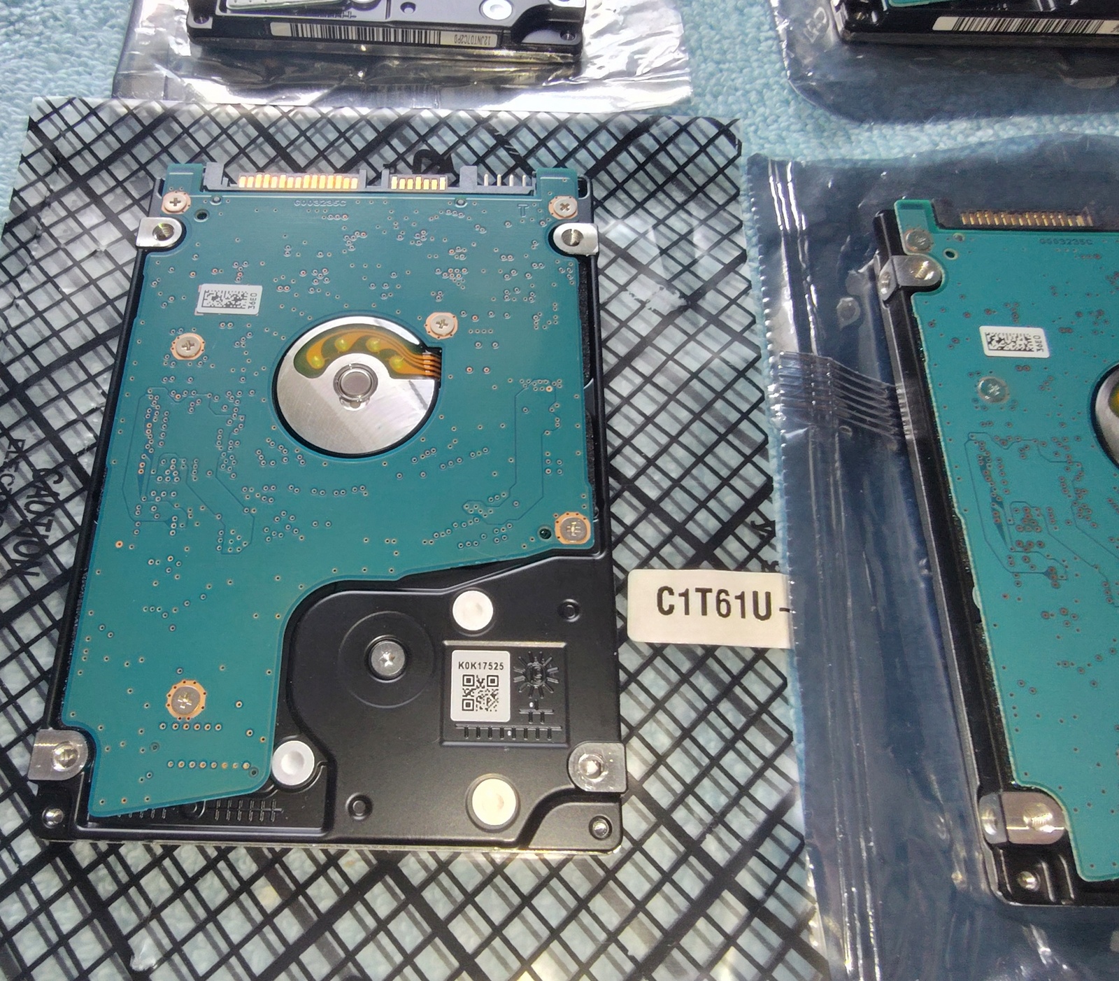 Lot of 4 500GB Notebook Laptop 2.5" SATA Hard Disk Drives Toshiba MQ01ACF050 - Image 10