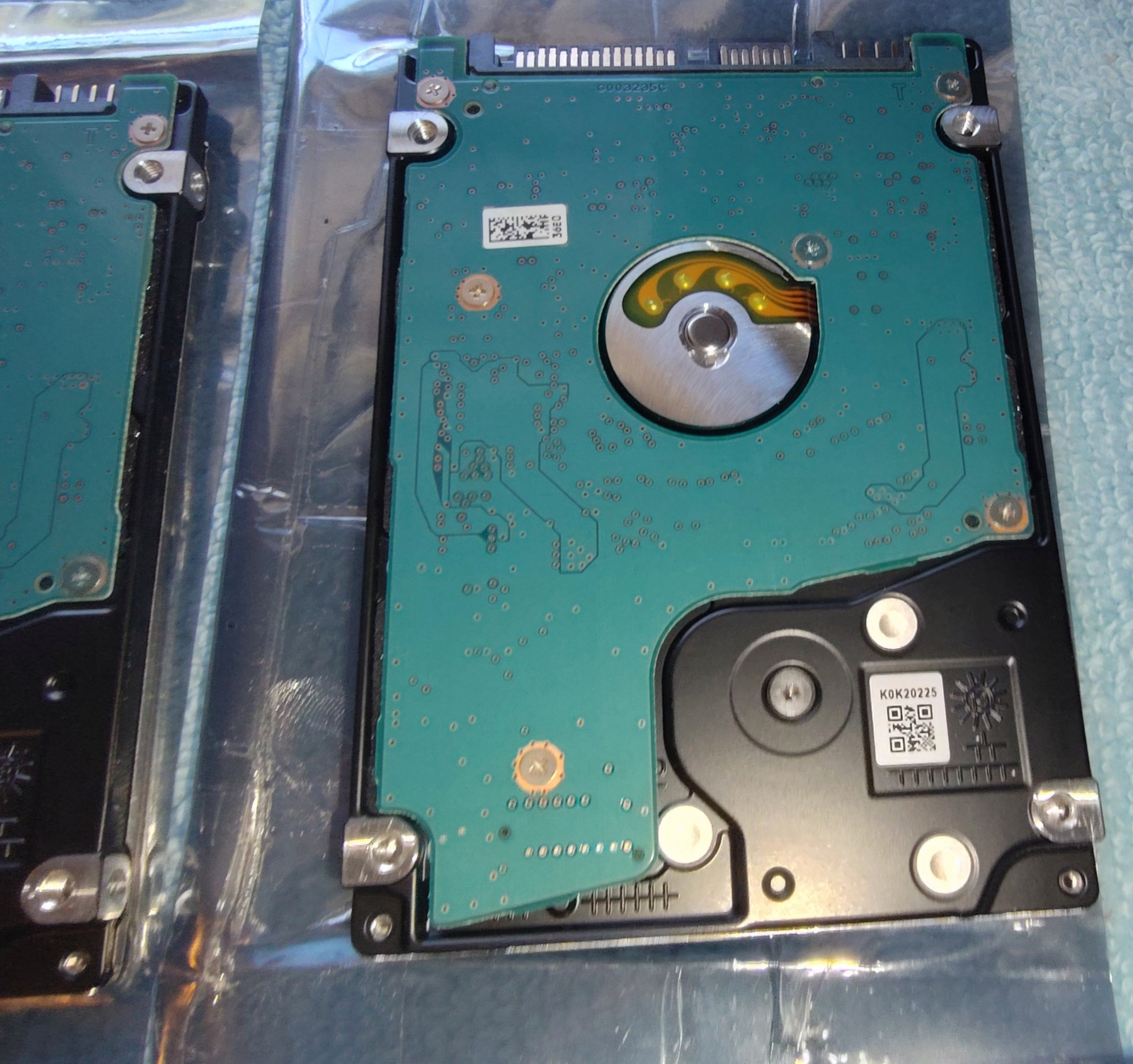 Lot of 4 500GB Notebook Laptop 2.5" SATA Hard Disk Drives Toshiba MQ01ACF050 - Image 8