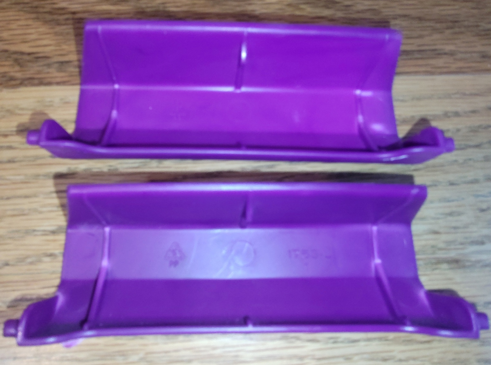 Sterilite Sweet Plum ClearView Latch 62L Plastic Clipping Handles Closers 1753-L - Image 2