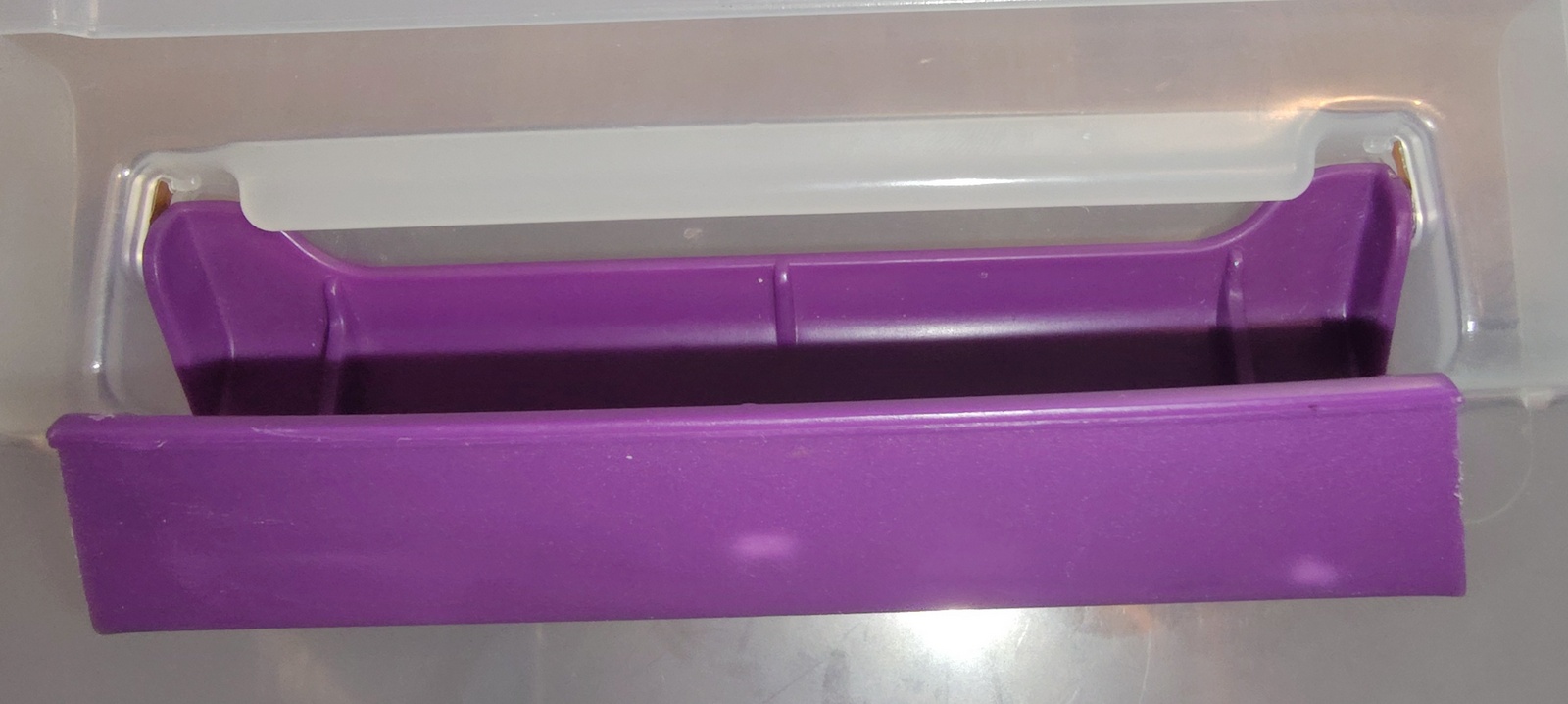 Sterilite Sweet Plum ClearView Latch 62L Plastic Clipping Handles Closers 1753-L - Image 7