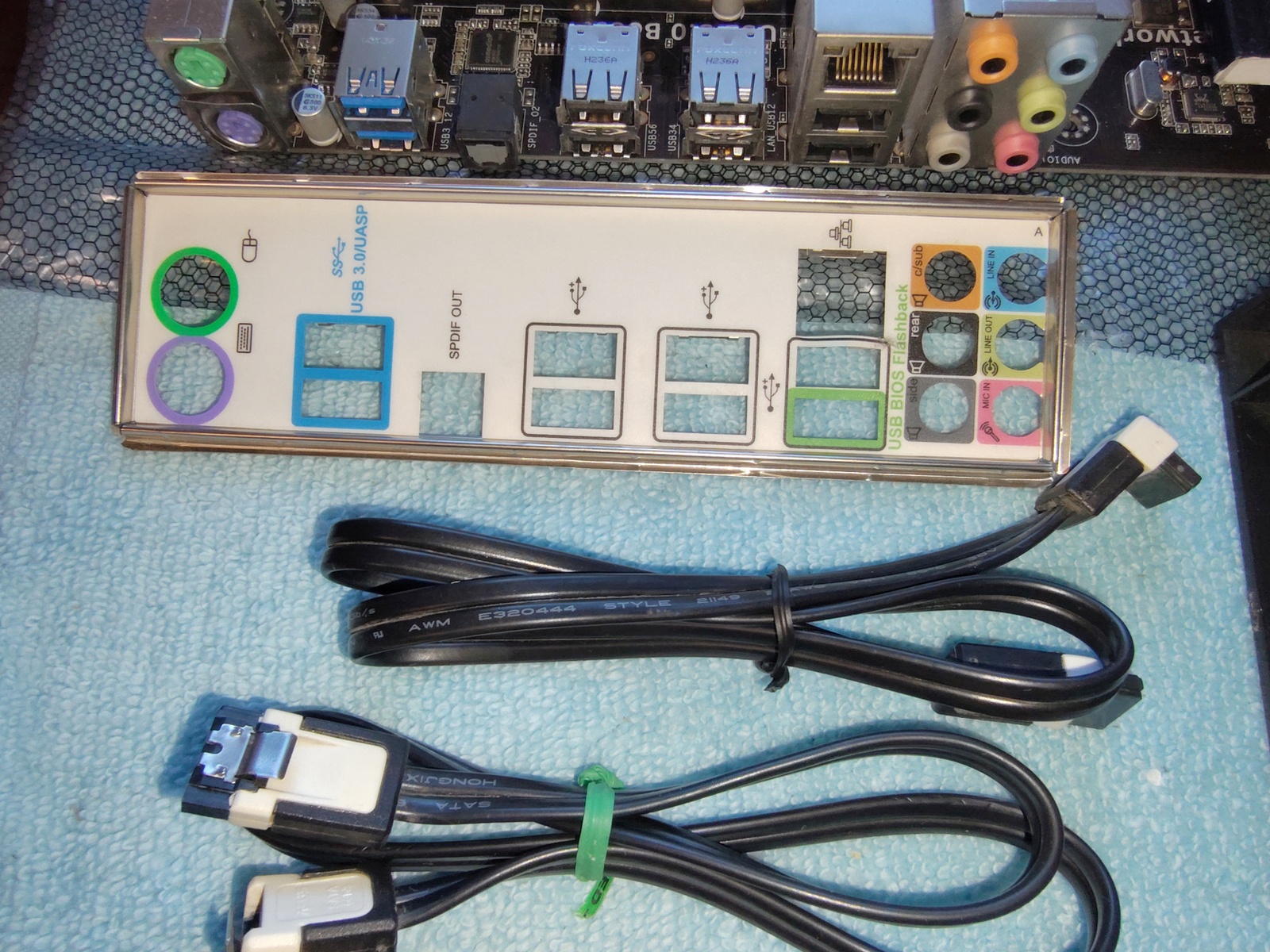 Asus M5A97 R2.0 ATX Motherboard AMD Athlon II X2 640 16GB RAM 2013 SSD Radeon ++ - Image 2