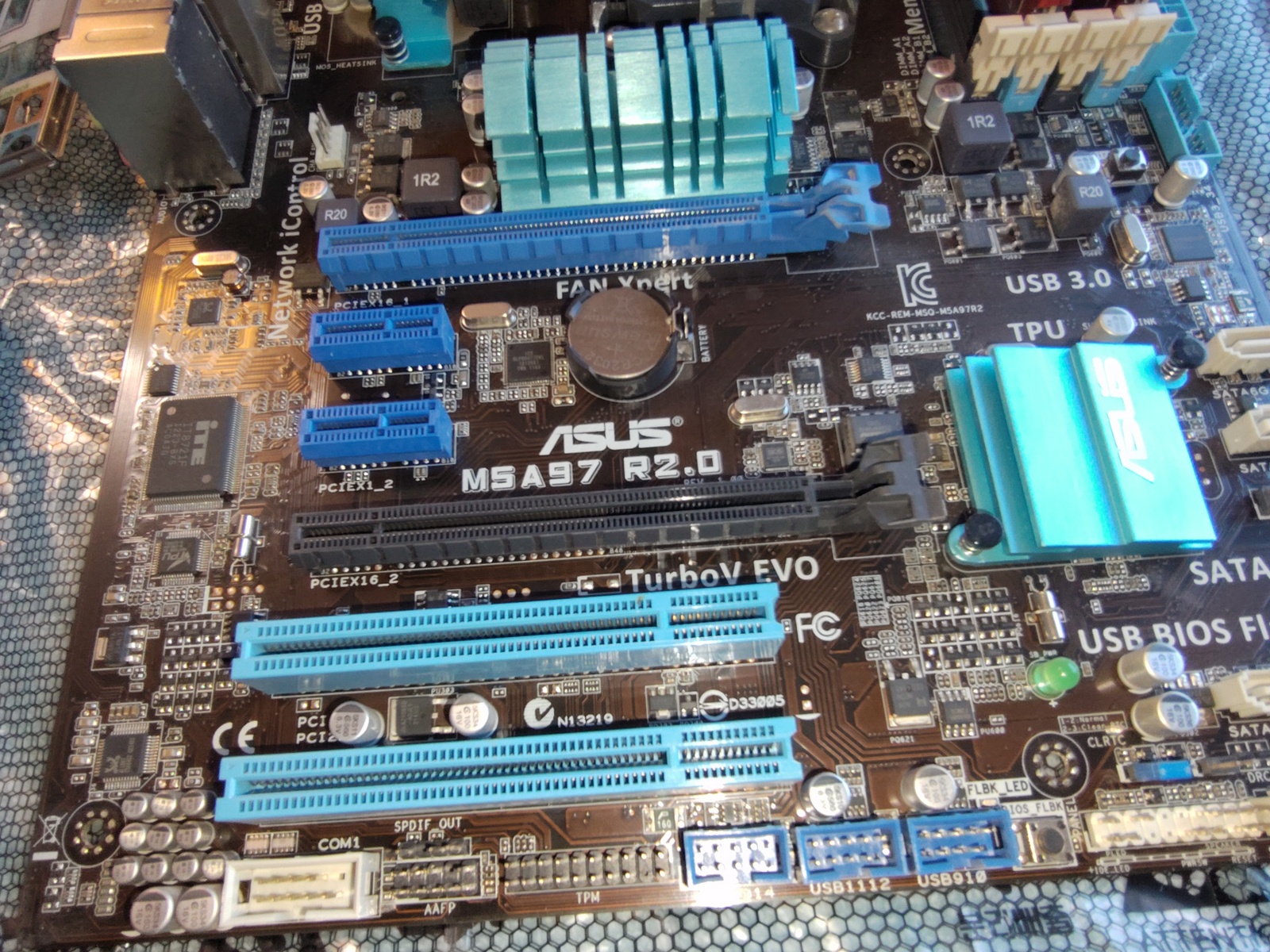Asus M5A97 R2.0 ATX Motherboard AMD Athlon II X2 640 16GB RAM 2013 SSD Radeon ++ - Image 7