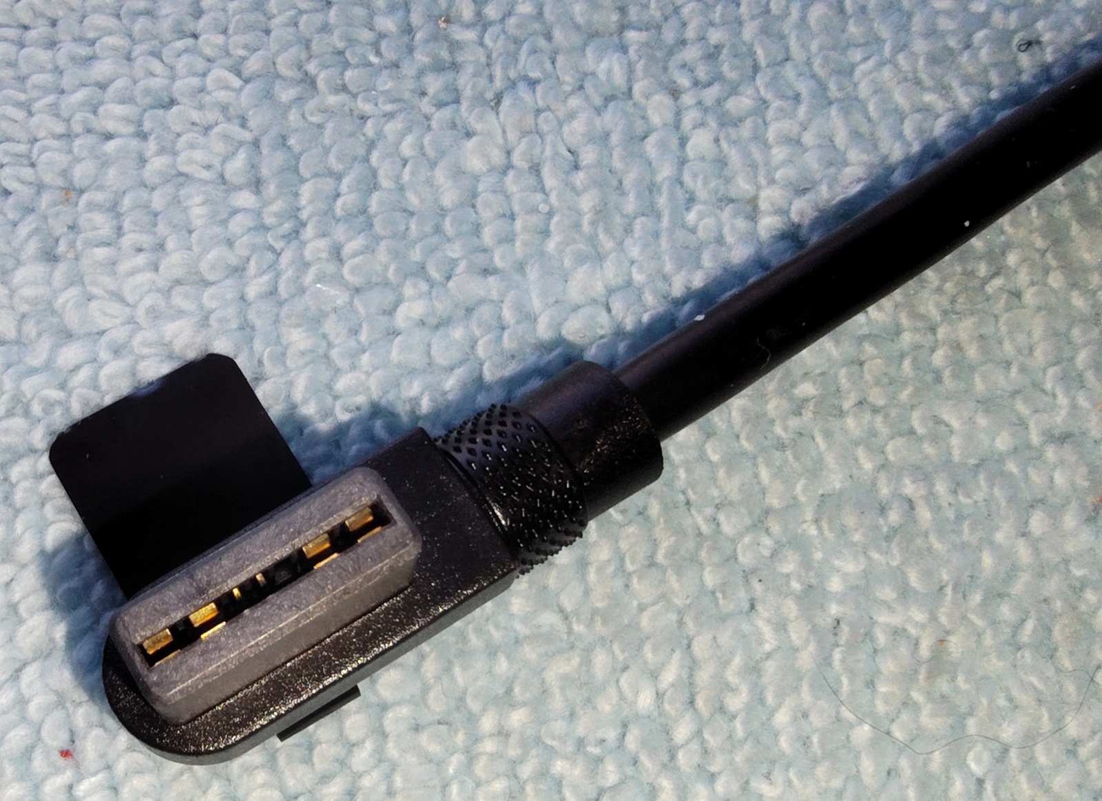 Black 90-Degree 135mm Corsair iCUE Cable for Link H100i RGB LED Cooler / Fans - Image 2