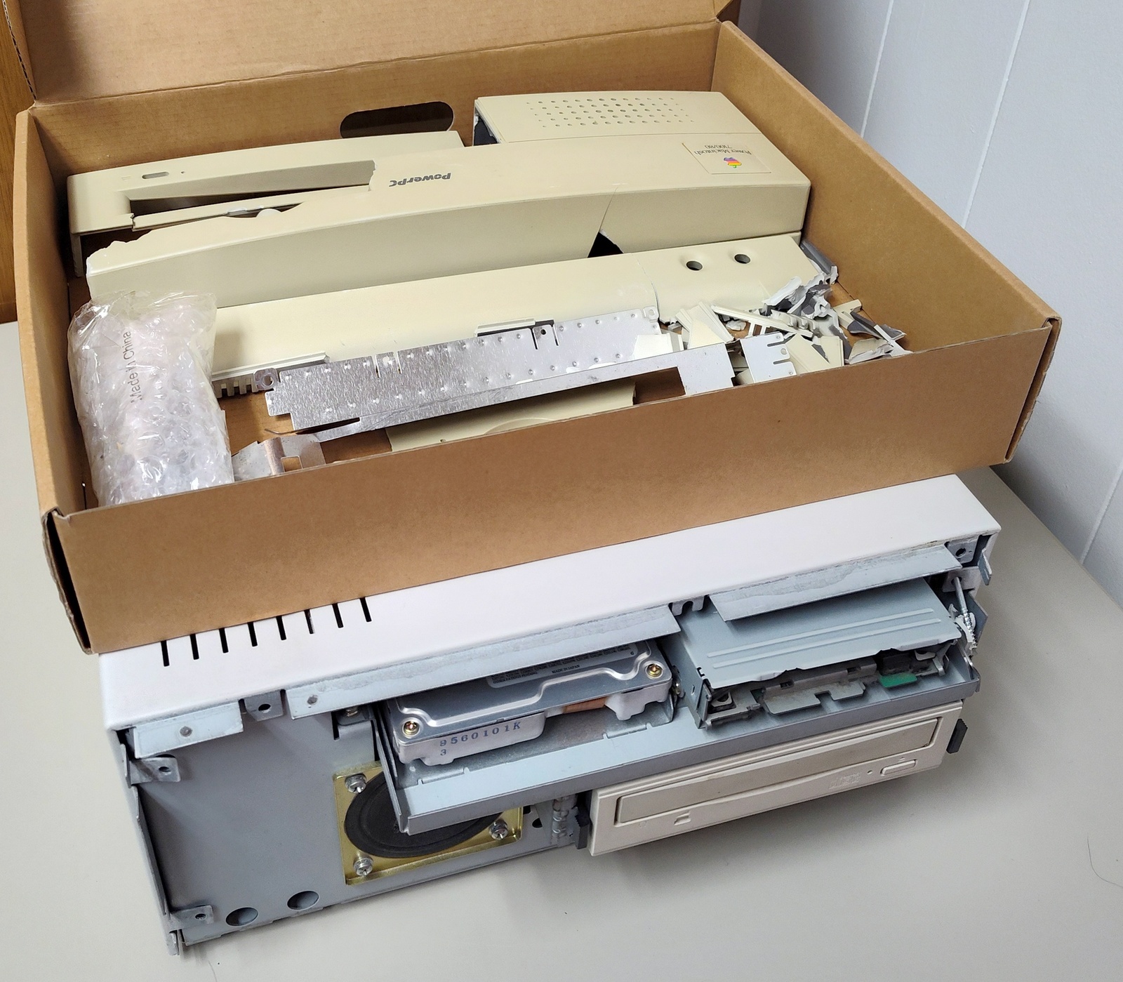 Apple Power Macintosh PowerMac 7100/80 80MHz PowerPC 601 72MB RAM 700MB HDD 1994 Parts/Repair