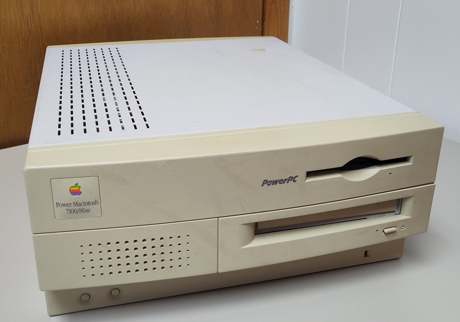 Apple Power Macintosh PowerMac 7100/80AV 80MHz PowerPC 601 ?MB RAM NO HDD 1994