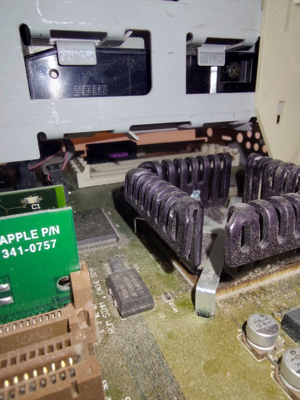 Apple Power Macintosh PowerMac 7100/80AV 80MHz PowerPC 601 ?MB RAM NO HDD 1994 - Image 19