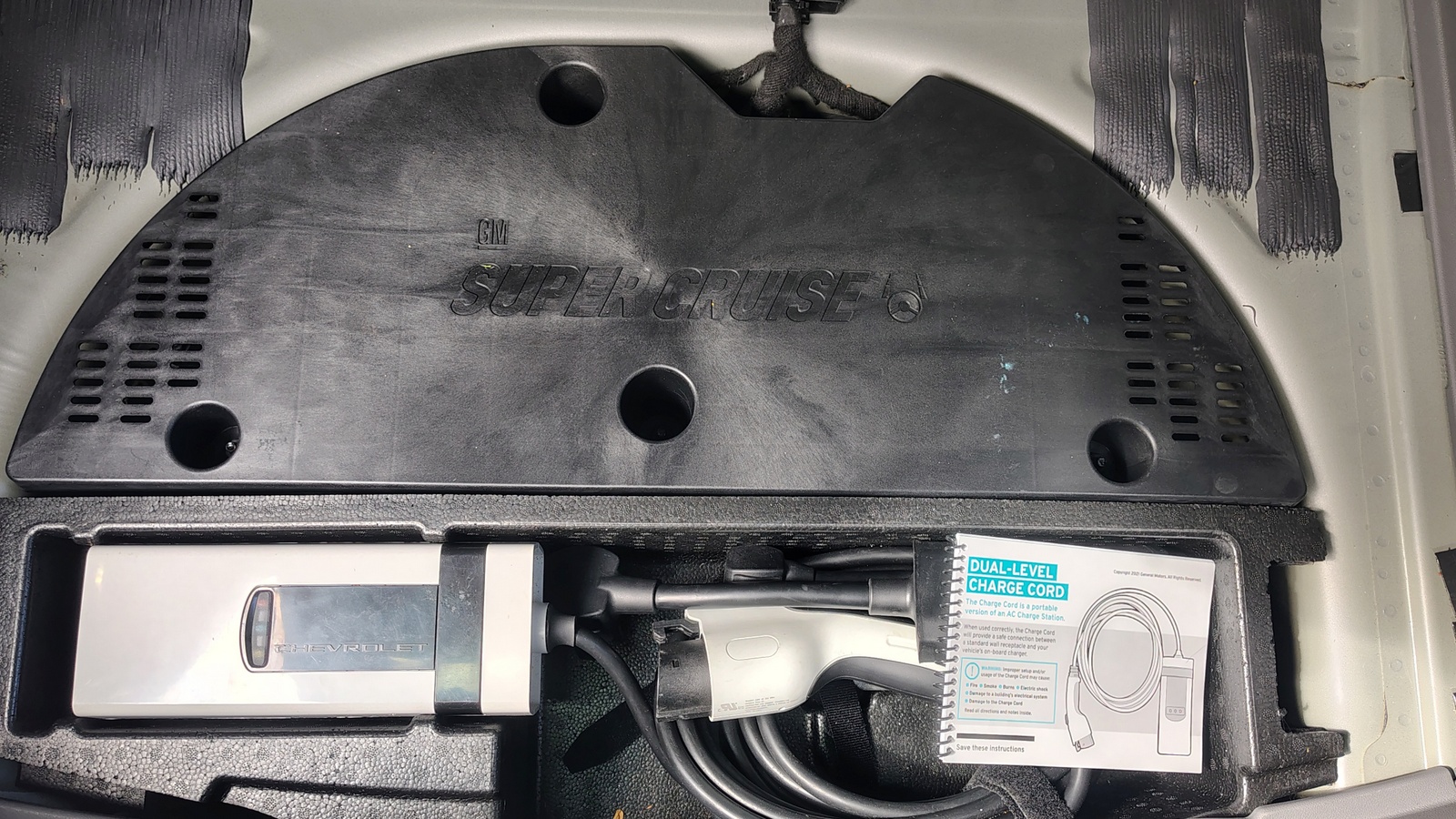 2022 Chevrolet Bolt EUV Premier Super Cruise Heated/Cooled Seats 89K - Image 11