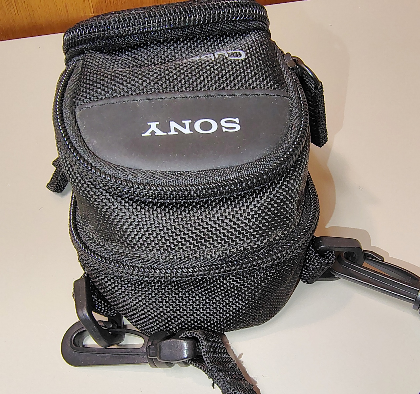 Black Sony Cyber Shot Camera Carry Bag Case 3 Pocket Pouch Zipper Shoulder Strap - Image 4