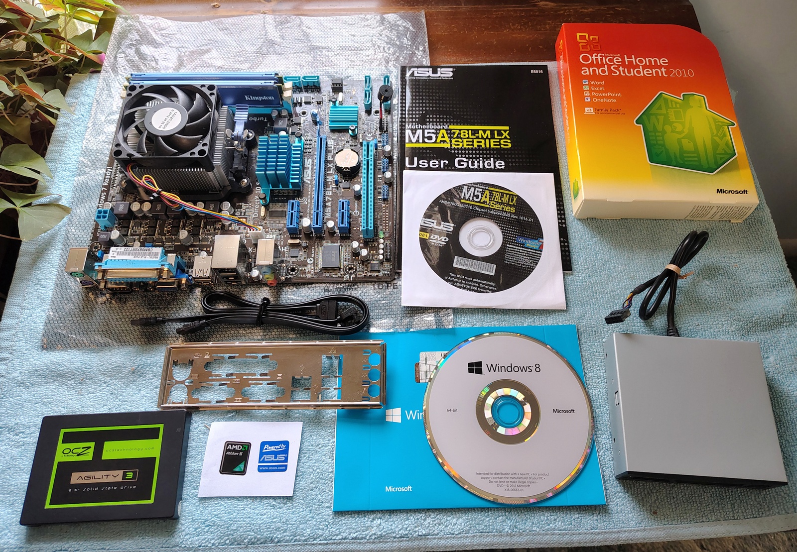 Asus M5A78L-M LX PLUS AMD Athlon II X4 640 8GB RAM 2012 SSD Windows 8 Office 2010