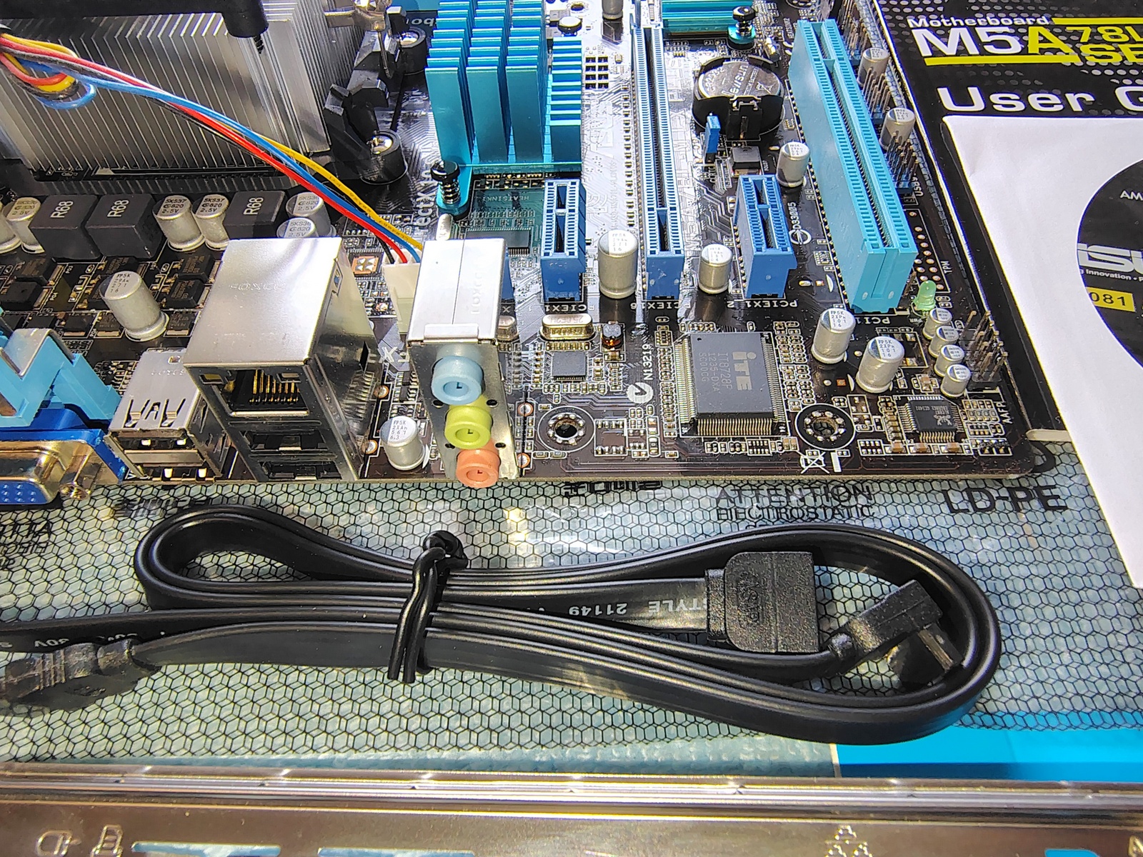 Asus M5A78L-M LX PLUS AMD Athlon II X4 640 8GB RAM 2012 SSD Windows 8 Office 2010 - Image 5