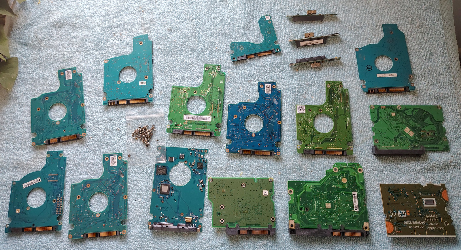 Scrap Gold Recovery Parts HDD Hard Disk Drive Circuit Controller Boards Lot of 17 - Image 10