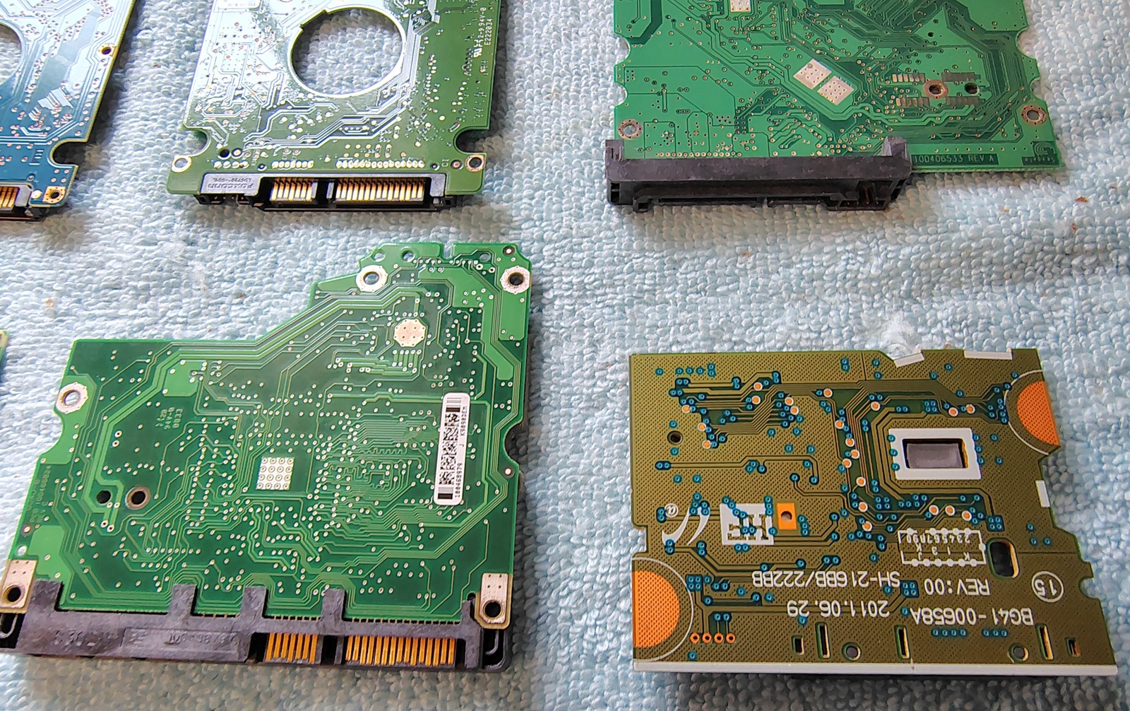 Scrap Gold Recovery Parts HDD Hard Disk Drive Circuit Controller Boards Lot of 17 - Image 11