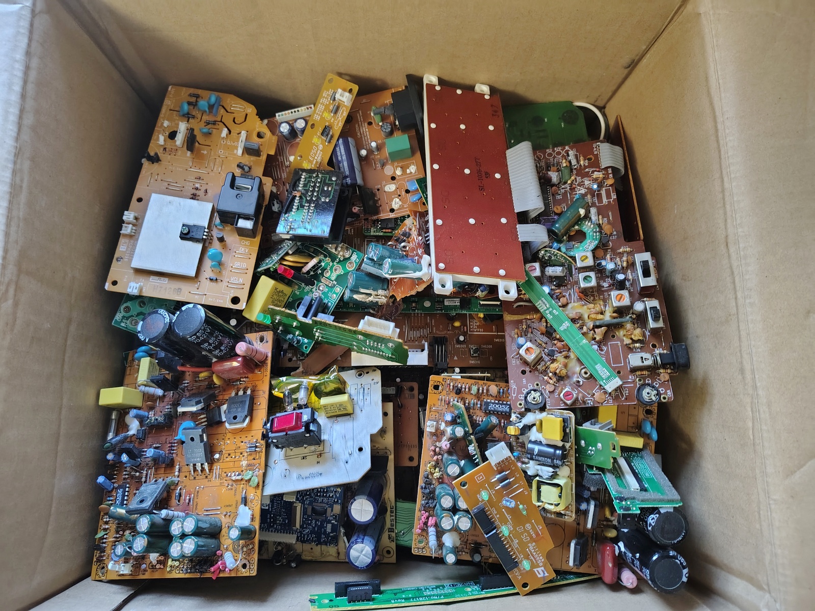 Scrap Gold Low Recovery Parts 10# lbs Broken Circuit Controller Boards Box Lot - Image 2