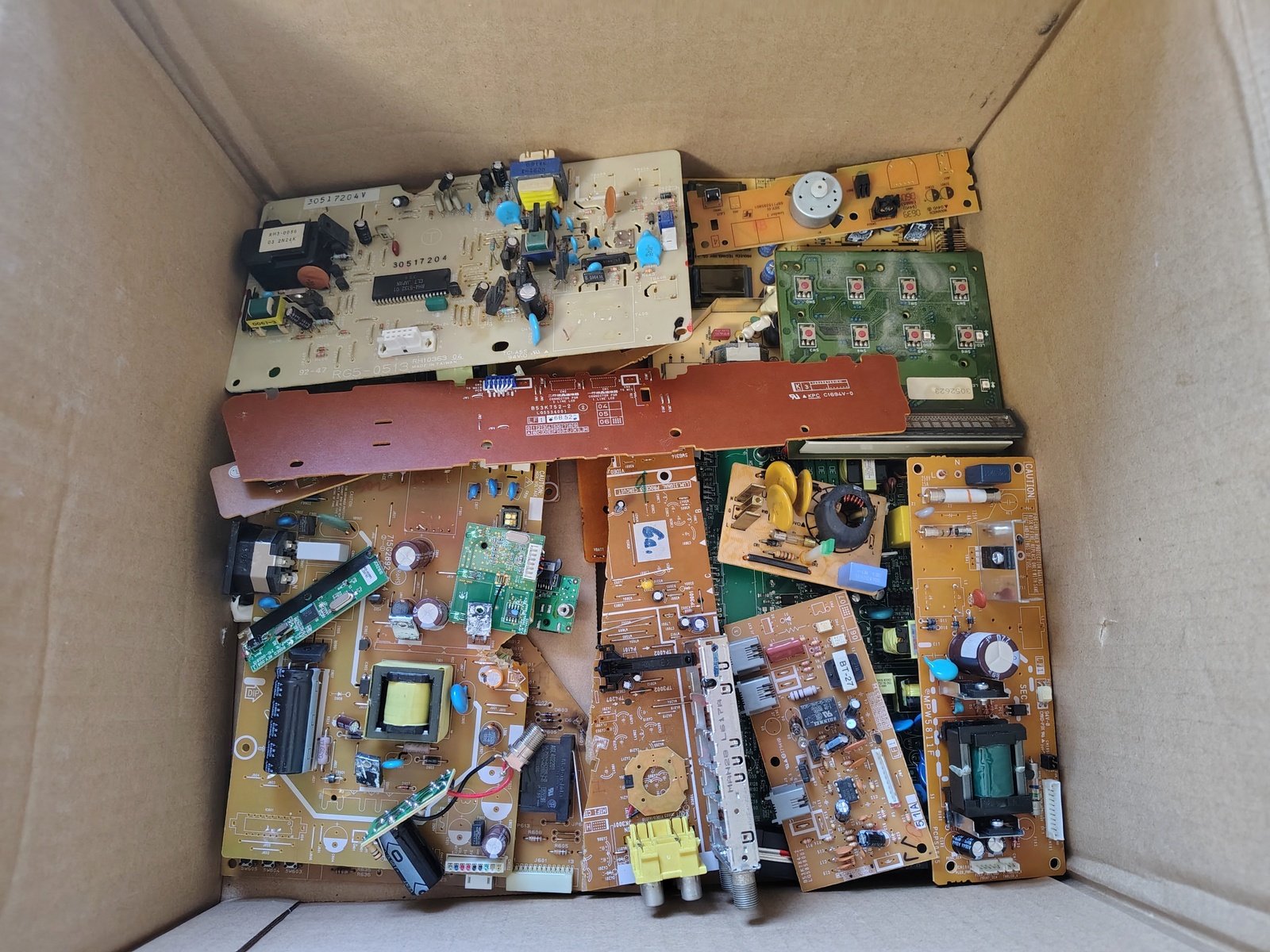 Scrap Gold Low Recovery Parts 10# lbs Broken Circuit Controller Boards Box Lot - Image 5