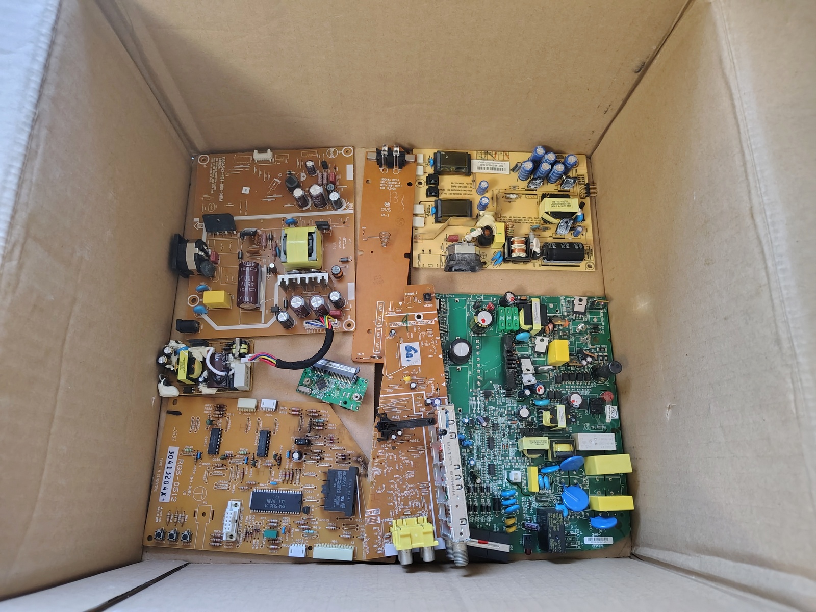 Scrap Gold Low Recovery Parts 10# lbs Broken Circuit Controller Boards Box Lot - Image 6