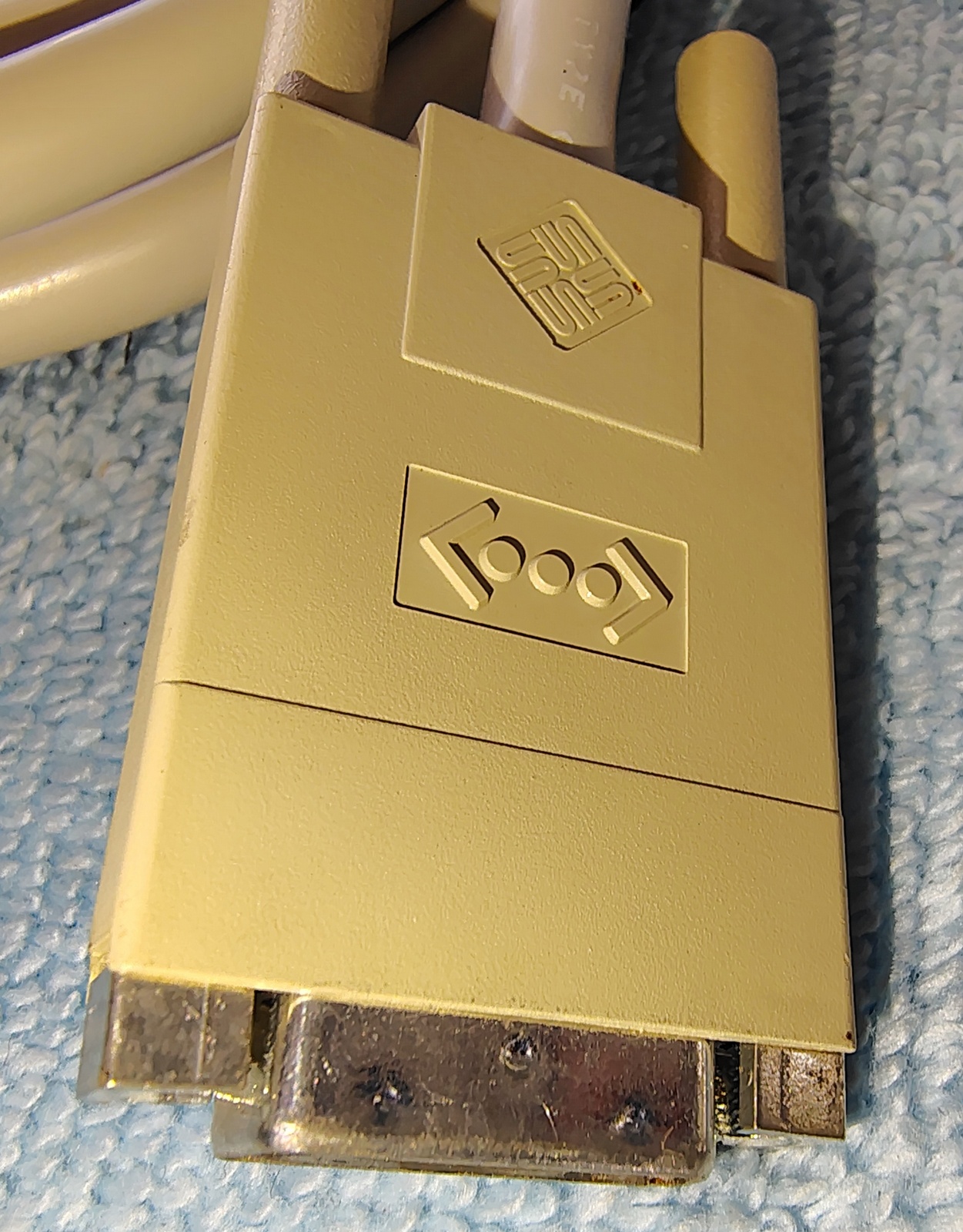 Sun Microsystems Ethernet AUI Adapter Cable & CentreCom 210TS Transceiver 530-2021-01 - Image 2