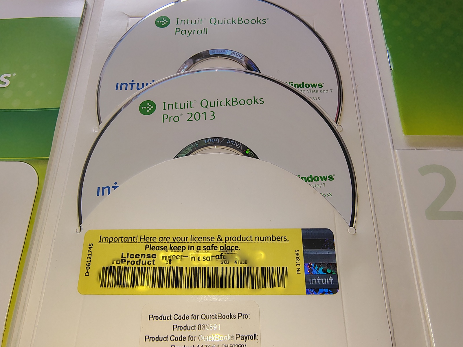 Intuit Quickbooks Pro 2013 Desktop Accounting Original Guide, Disc, License No. - Image 2