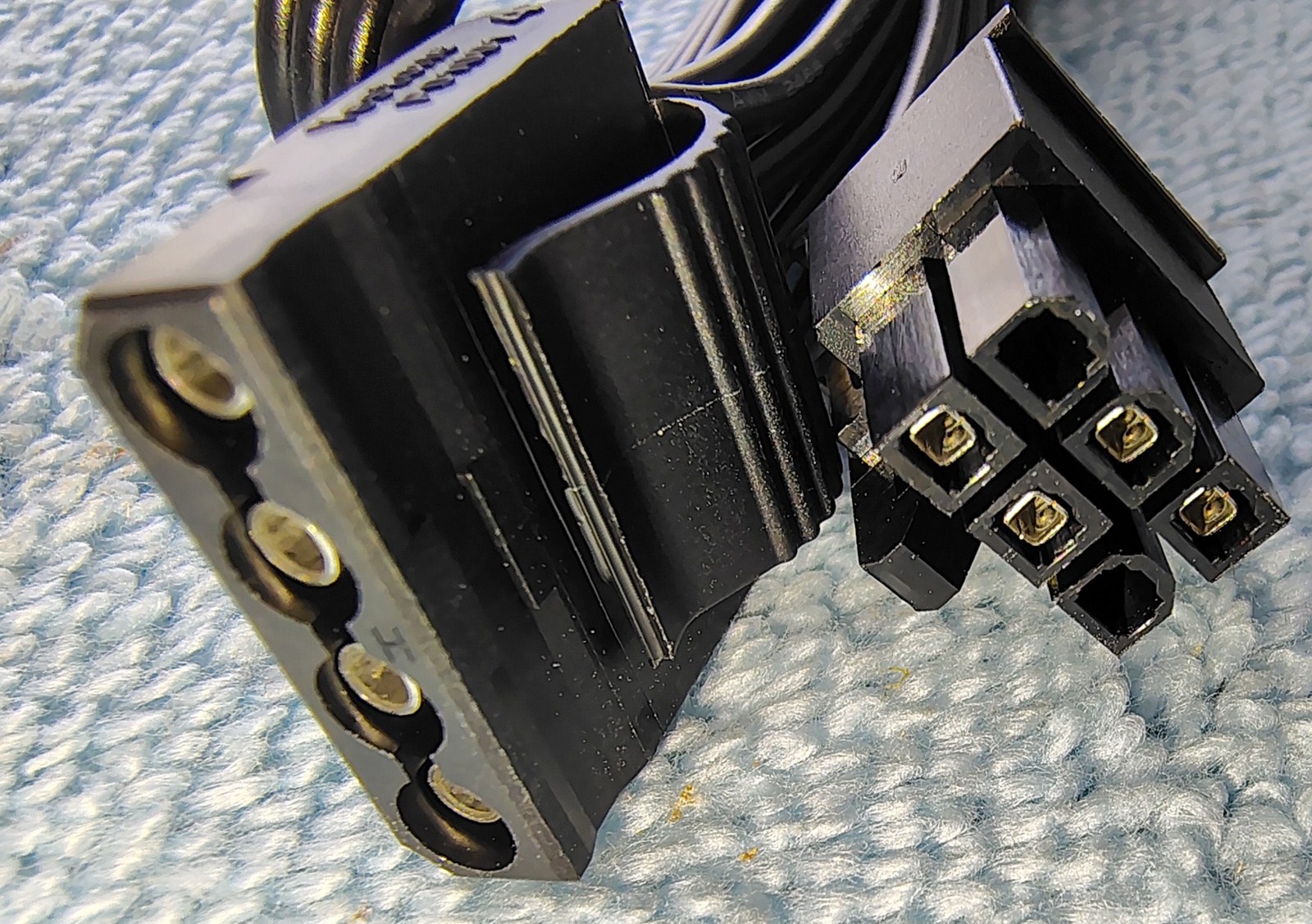 Molex Peripheral HDD Modular Power Cable for Seasonic Core GX-550 Power Supply - Image 4