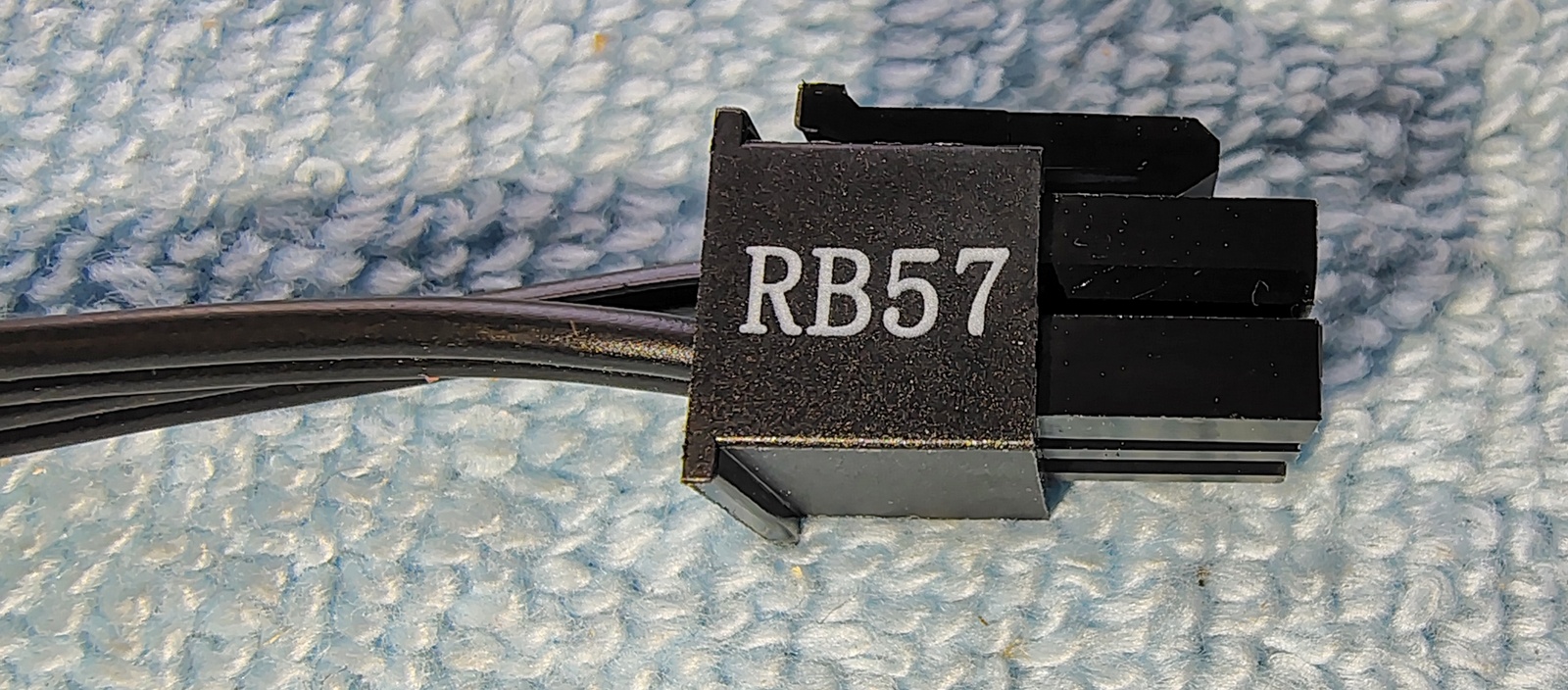 Molex Peripheral HDD Modular Power Cable for Seasonic Core GX-550 Power Supply - Image 6