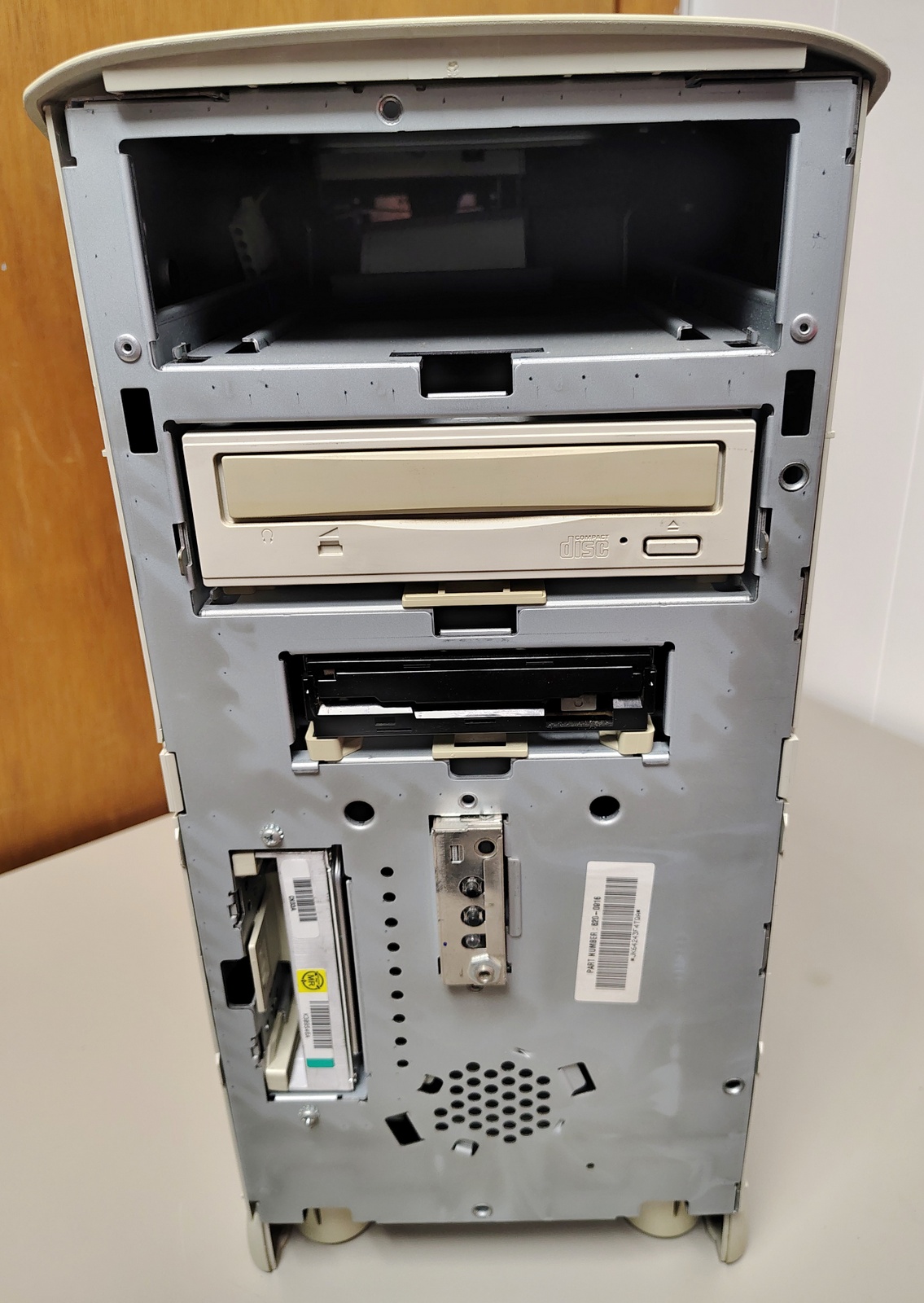 Apple Power Macintosh Performa 6400/180 180MHz PowerPC 603e 32M RAM 4.3GHDD 1996 - Image 24