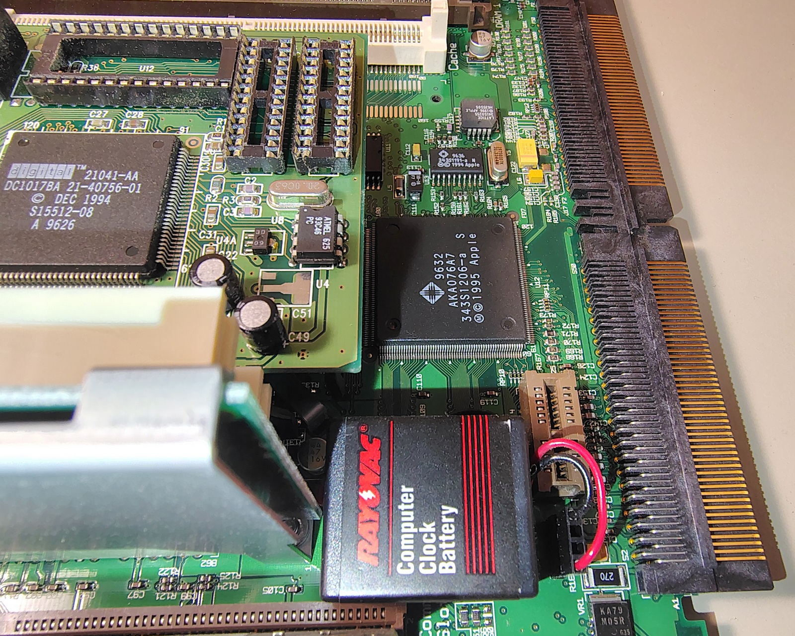 Apple Power Macintosh Performa 6400/180 180MHz PowerPC 603e 32M RAM 4.3GHDD 1996 - Image 18