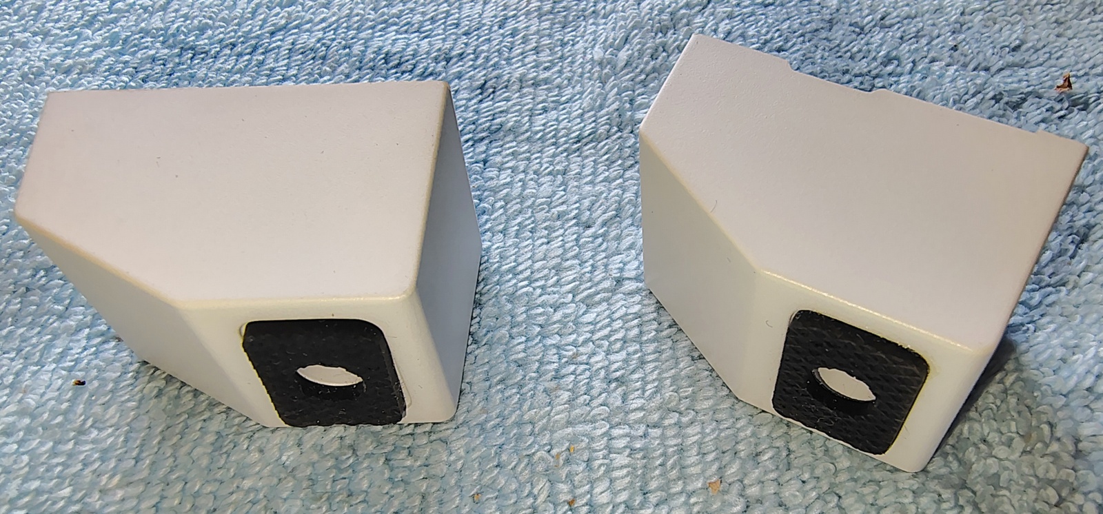 2 White Plastic Foot Feet for Corsair iCUE 4000D Airflow Computer Case w/ Screws - Image 5