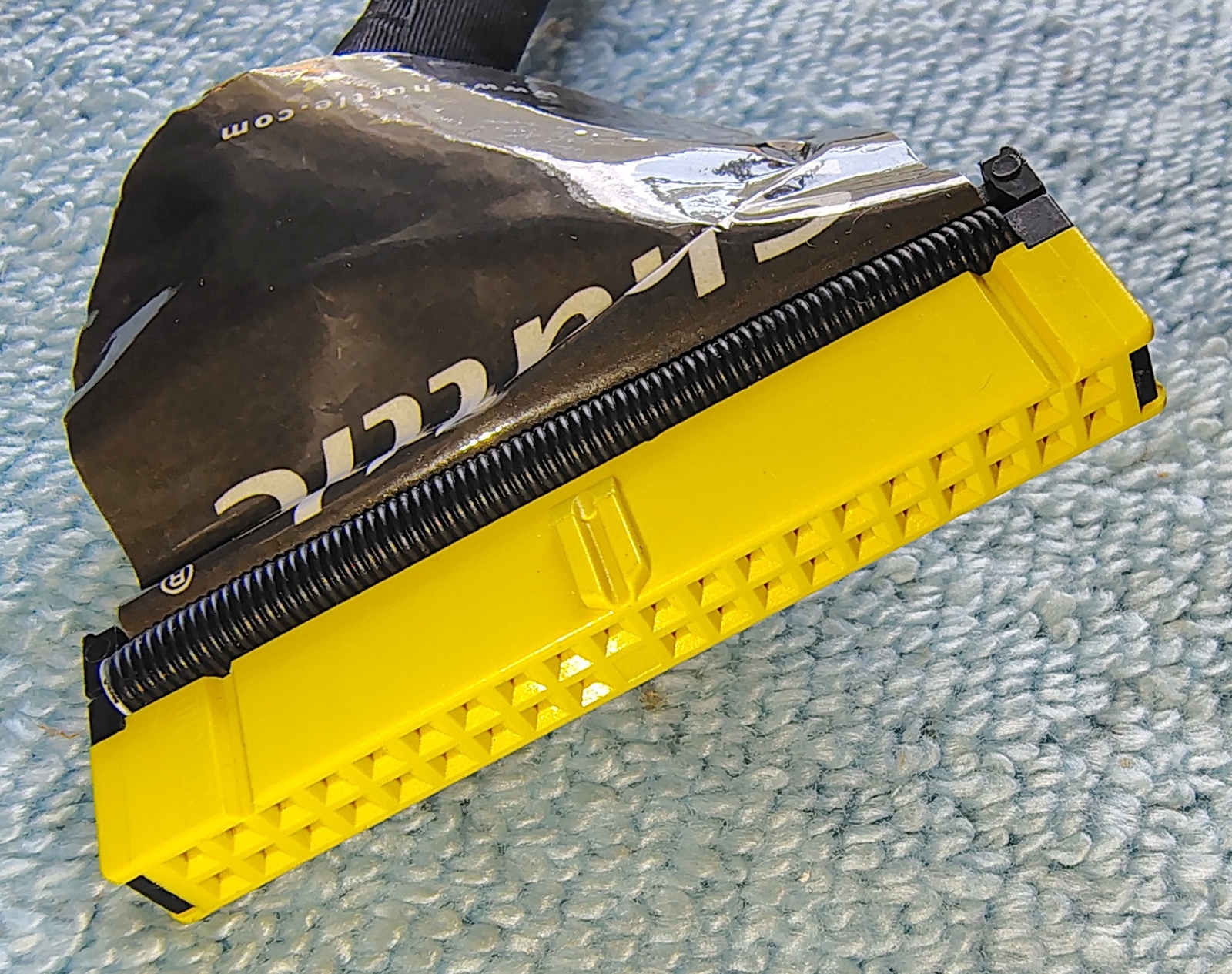 Shuttle XPC IDE Ribbon Cable 40‑Pin 24″ Slim Folded PATA Gray/Black/Yellow (2000s) - Image 3