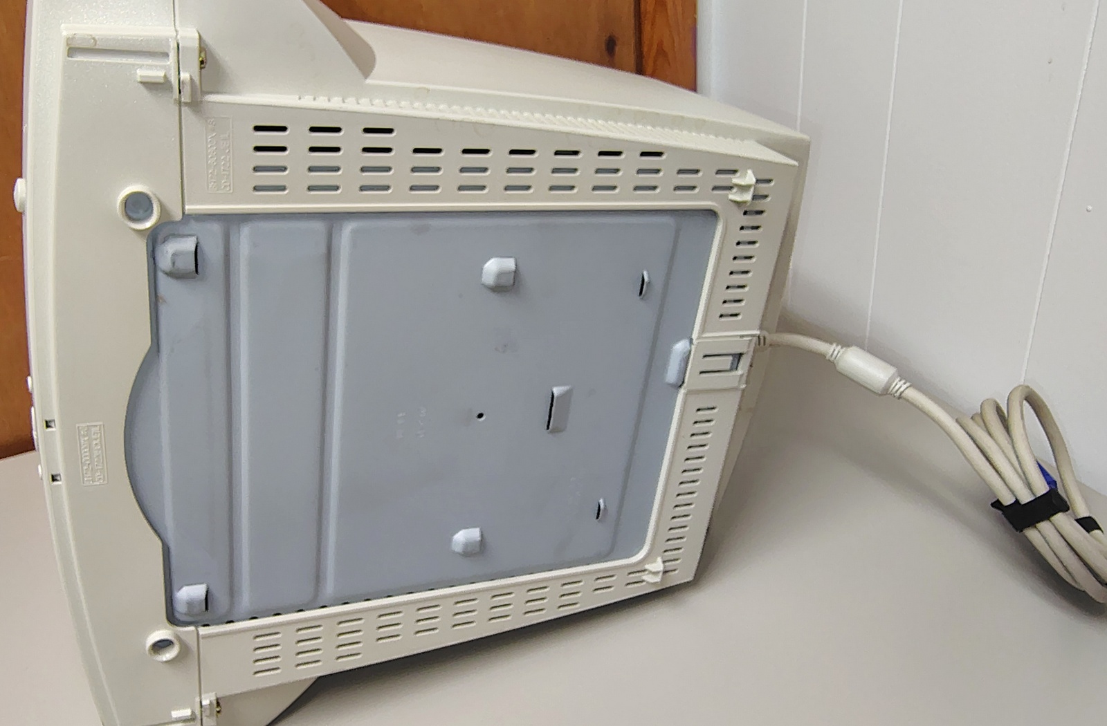 Vintage Dell M780 CRT Monitor 17" VGA Beige – Tested Working (1999) – Retro Gaming / XP - Image 17