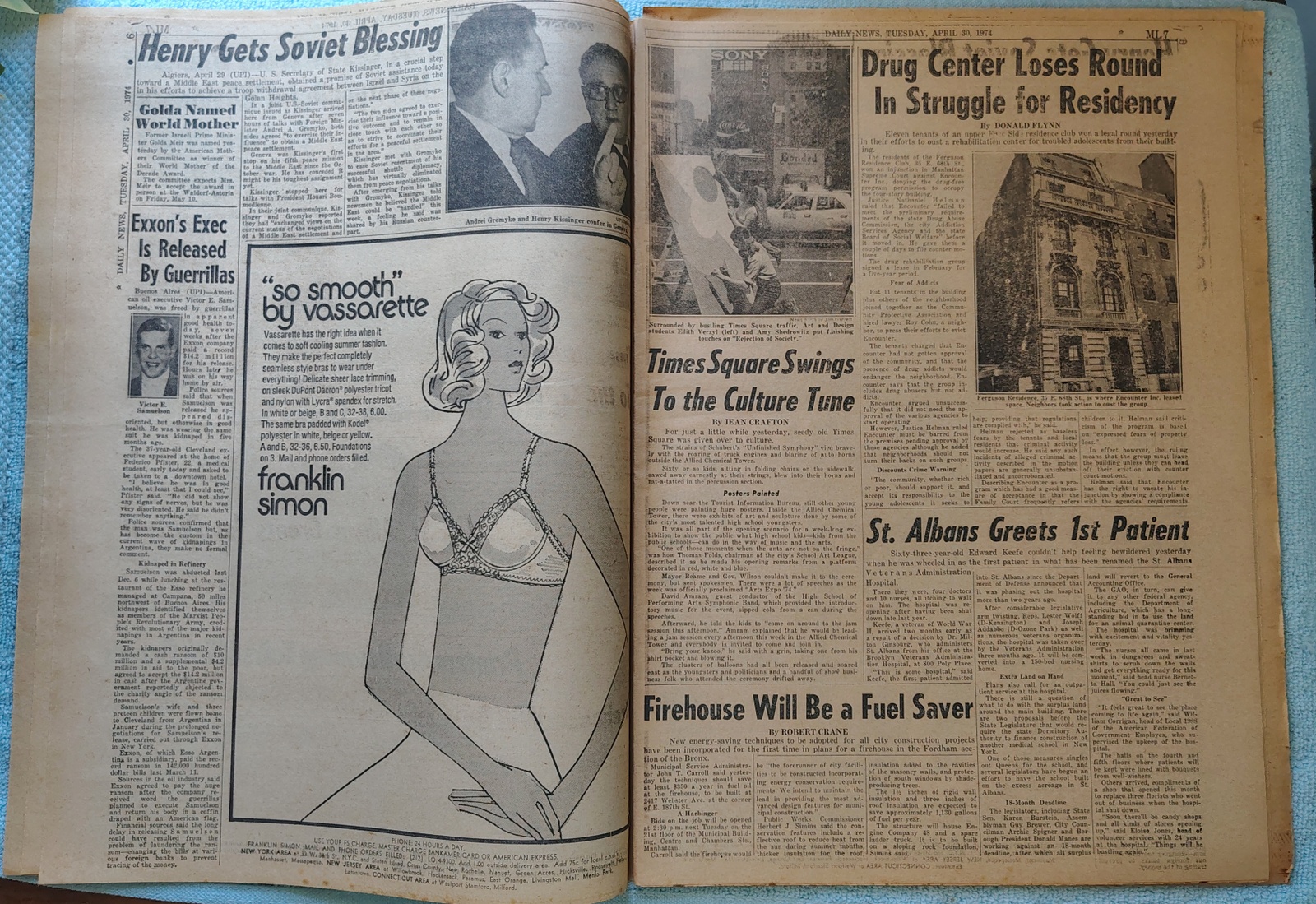 New York Daily News April 30 1974 Nixon Watergate Transcripts Kissinger USSR - Image 5