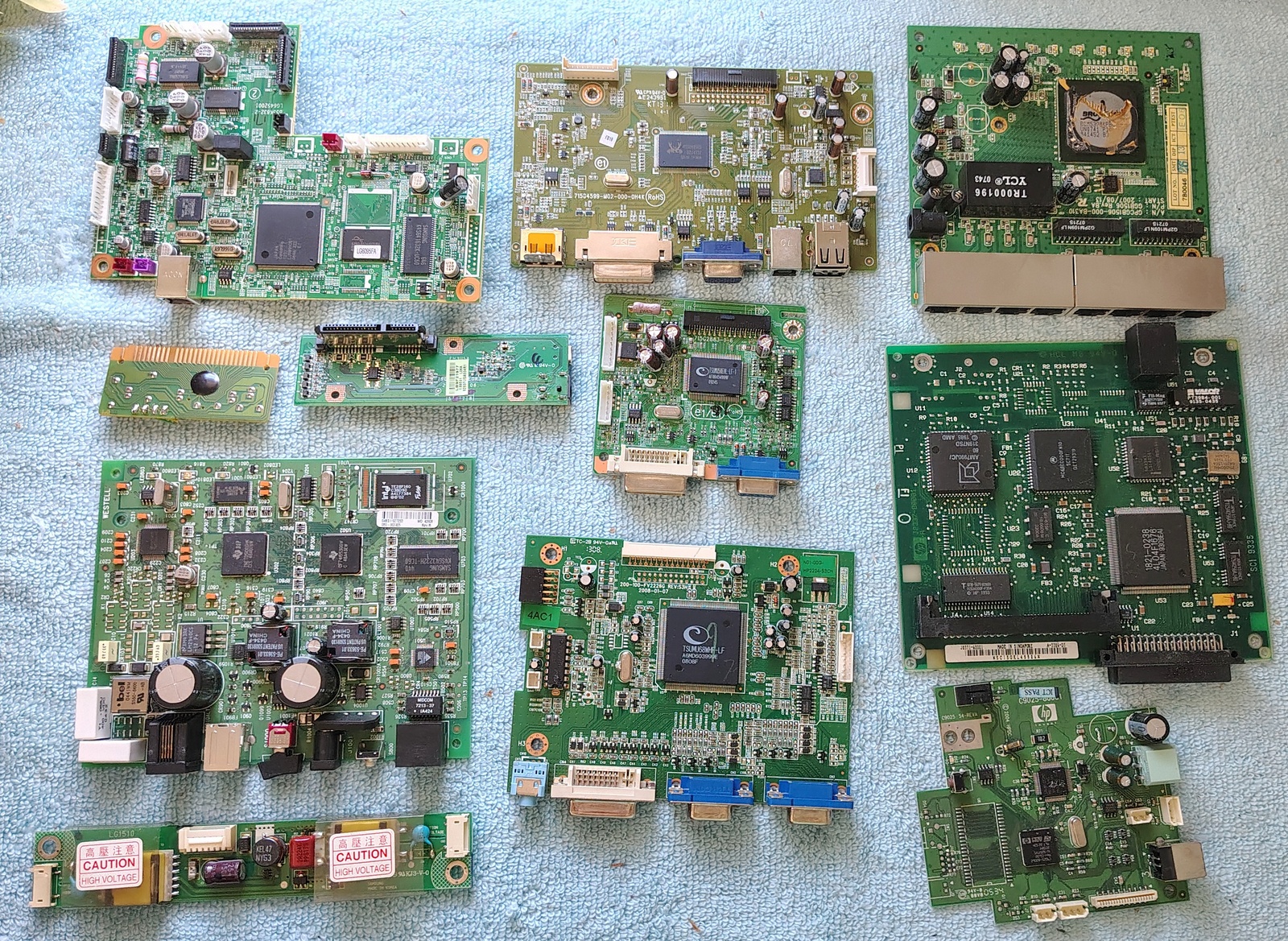 Mixed Scrap Circuit Boards Lot 4 lb 9.6 oz – VGA, Network, Mouse & Control PCBs (2000s) - Image 4