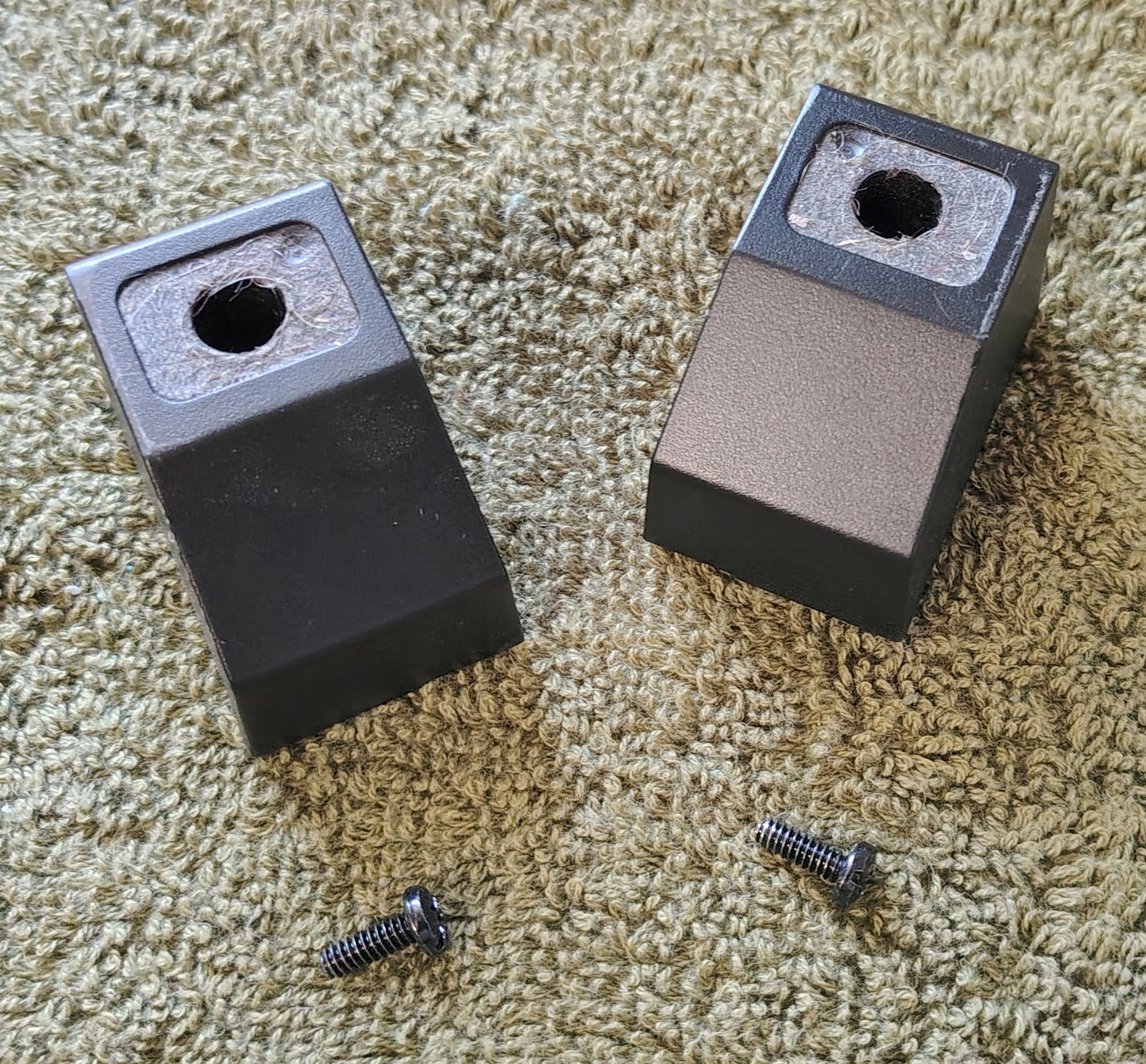 Corsair iCUE 4000D 4000D Airflow 4000X Rear Case Feet (2) OEM w/ Screws
