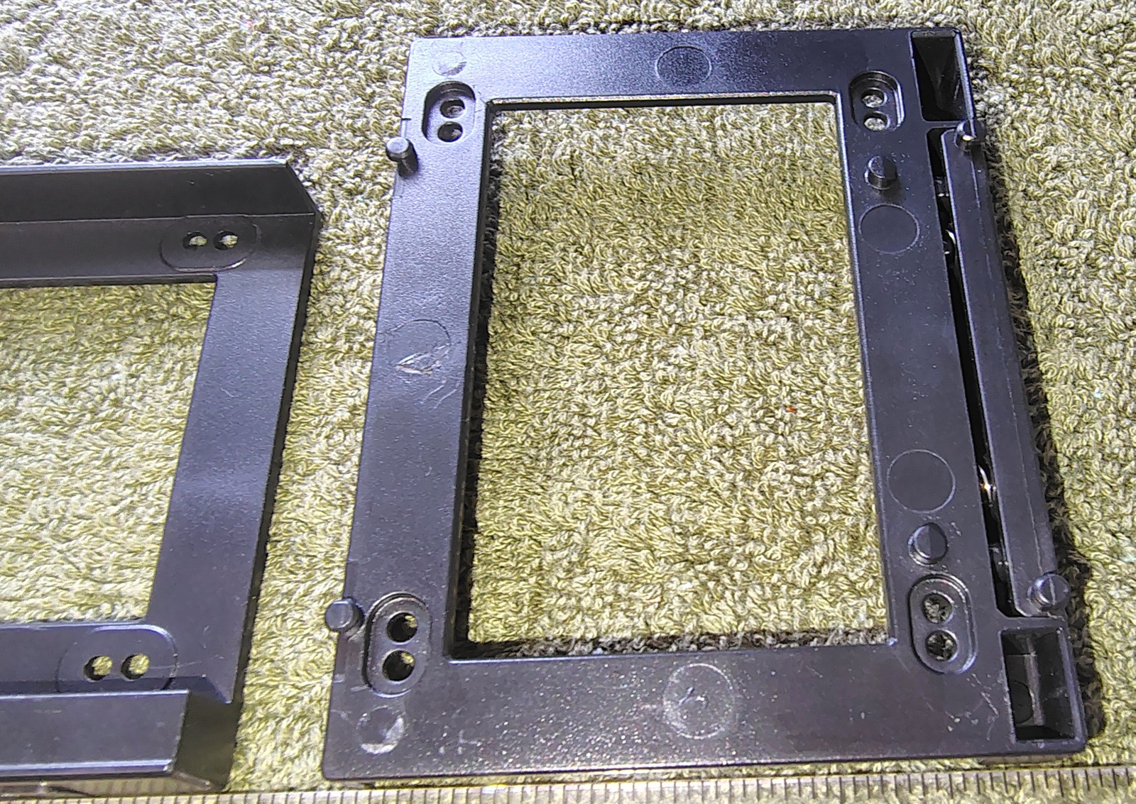 NZXT H500 H500i OEM 2.5" SSD Mounting Trays Spring-Loaded Brackets Lot of 2 - Image 9