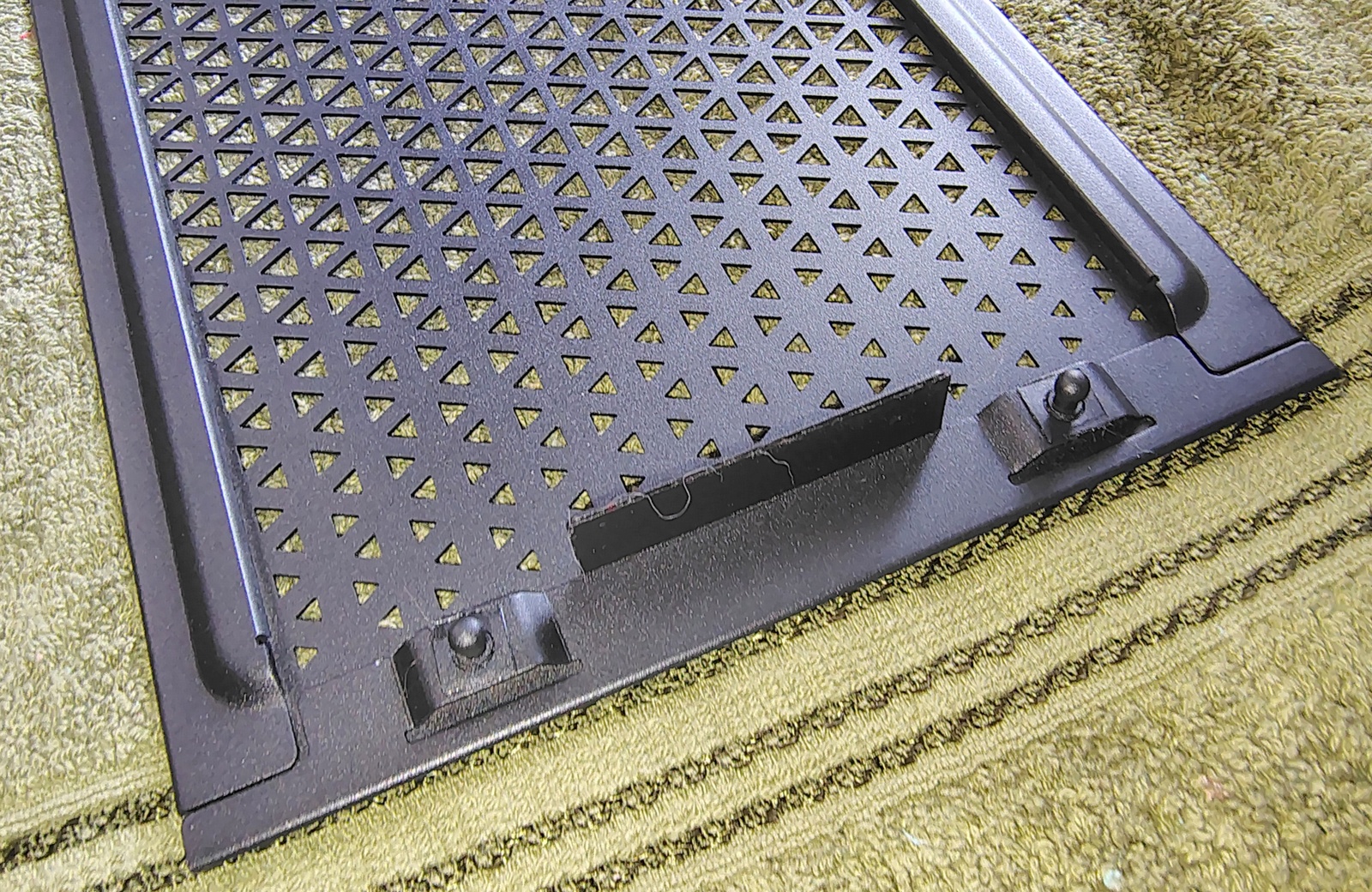 Corsair Vengeance a7200 VNGC 48.6L Front Mesh Panel Bezel for 4000D Chassis - Image 8