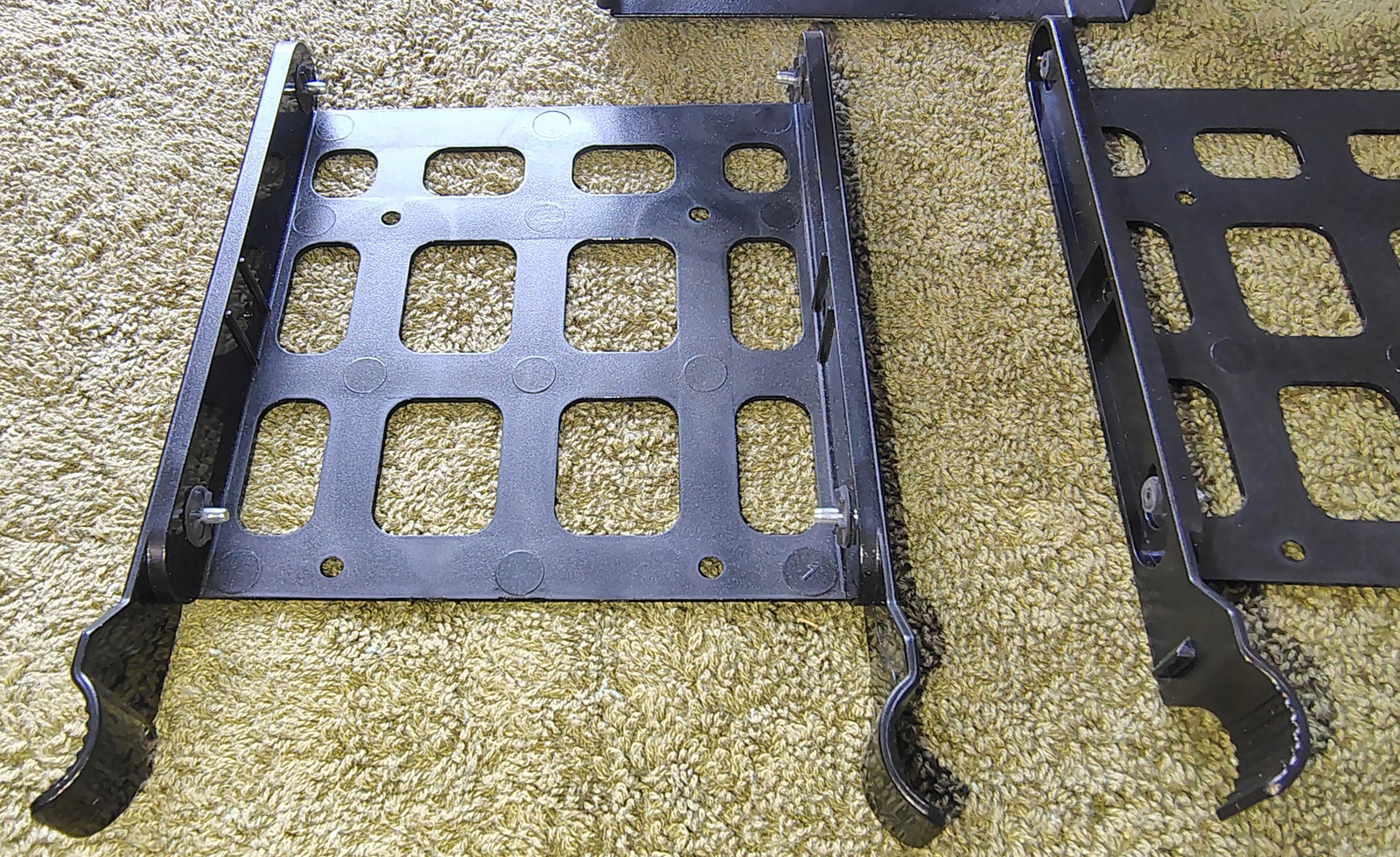 Corsair HDD Cage Assembly with 2 Drive Trays for Carbide 400C 400Q 460X - Image 2